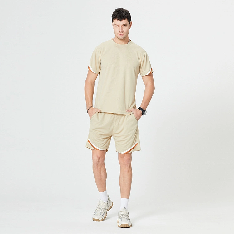 Ensemble de sport athlétique pour hommes en deux pièces pour l'été : T-shirt et short assortis en maille pour survêtement.