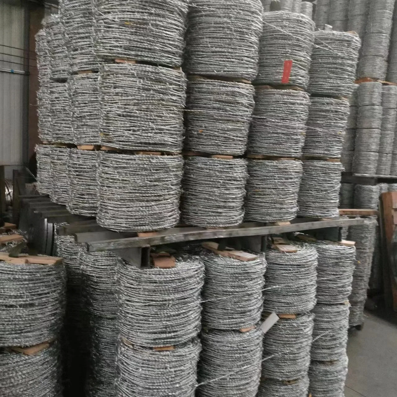 Hot Sale Barbed Steel Wire Anti Theft Barbed Wire Mesh