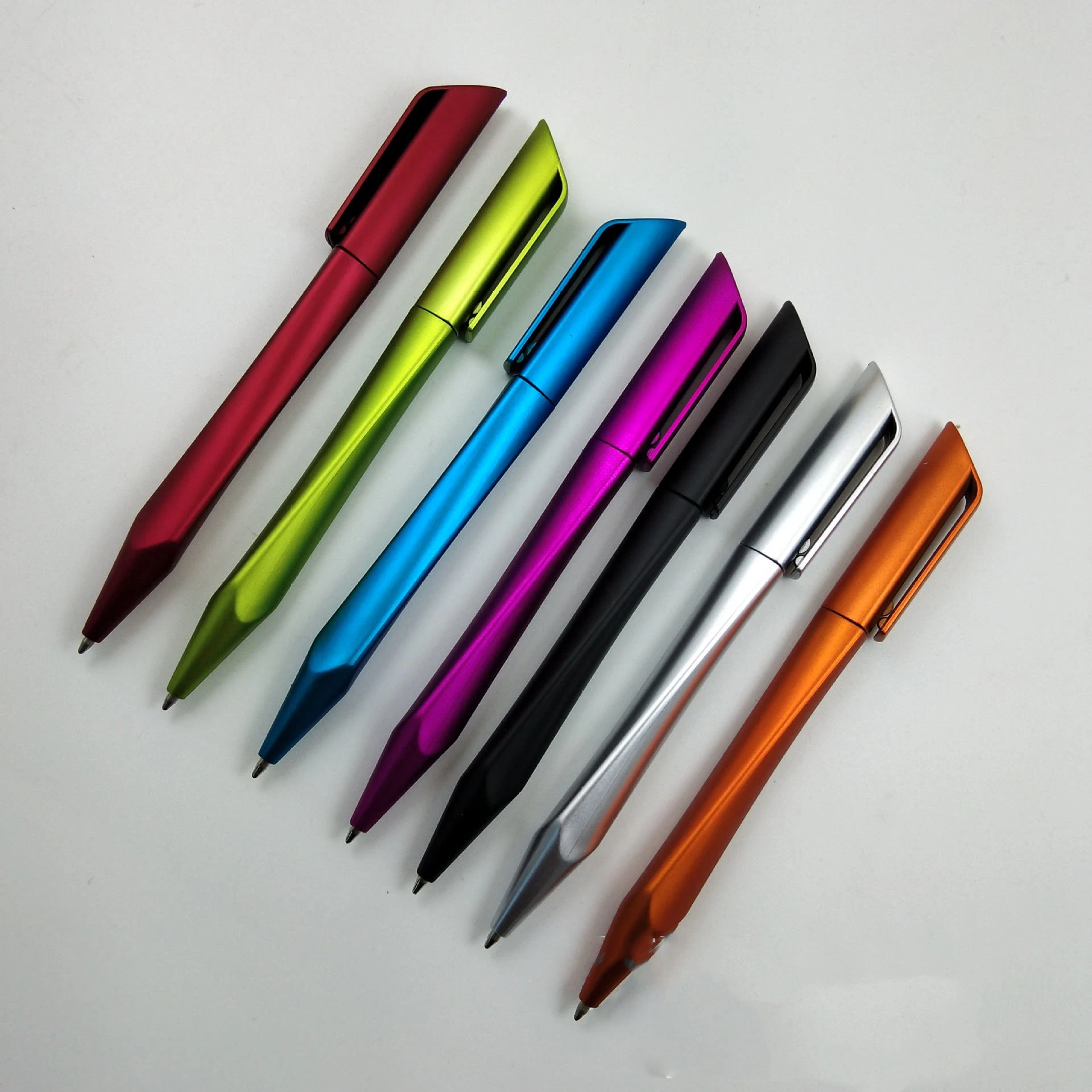 Wholesale/Supplier Multicolor Plastic Ball Pen Cheap Advertising Pen