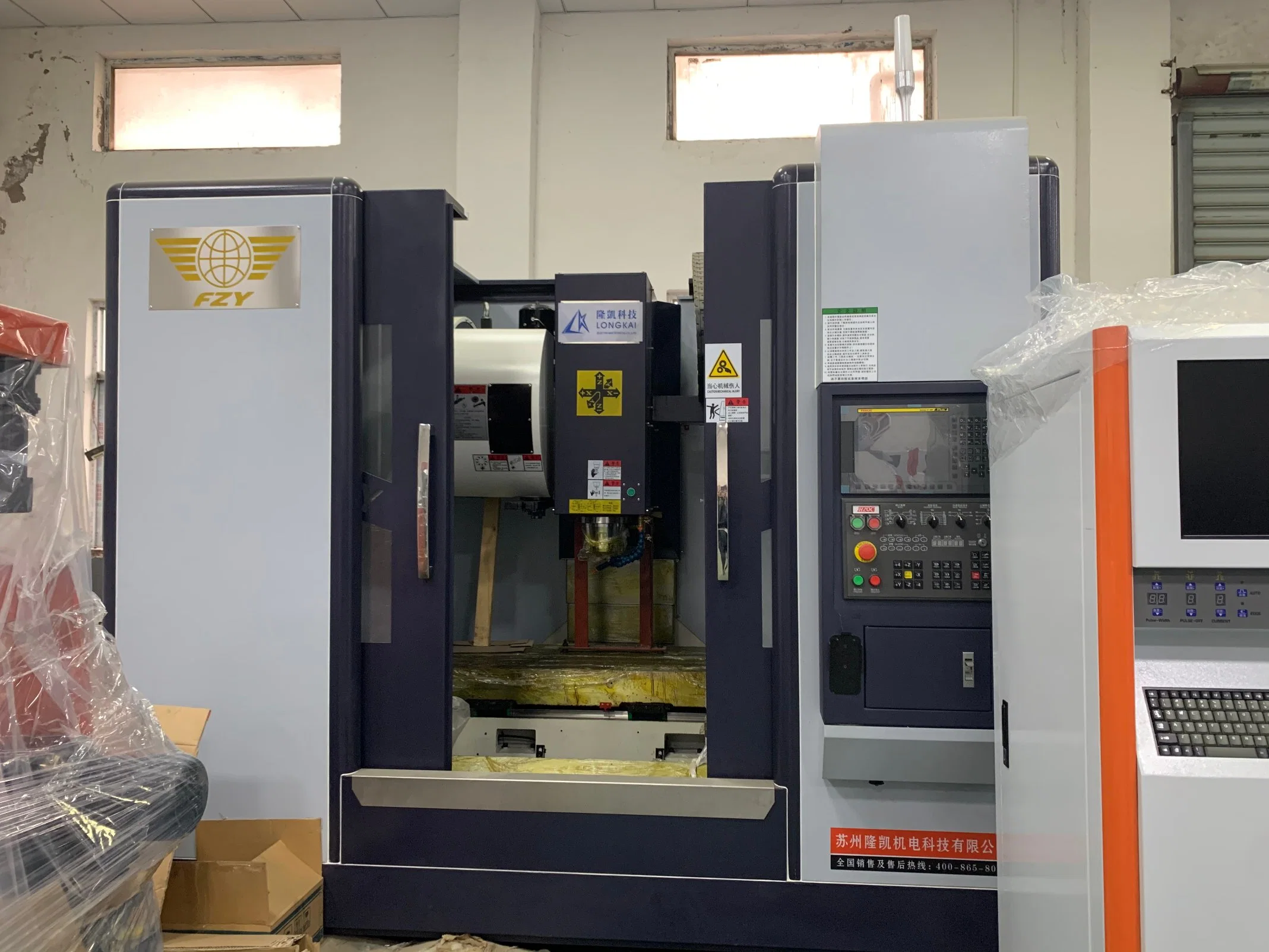 3/4/5 Axis CNC High quality/High cost performance Metal Woriking Vertical Machining Center Lk1370