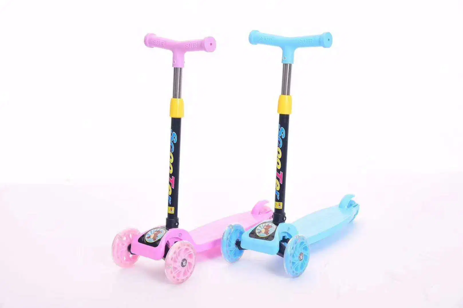 Manufacturers Wholesale Three - Wheel Flash Folding Foot Scooter for Children