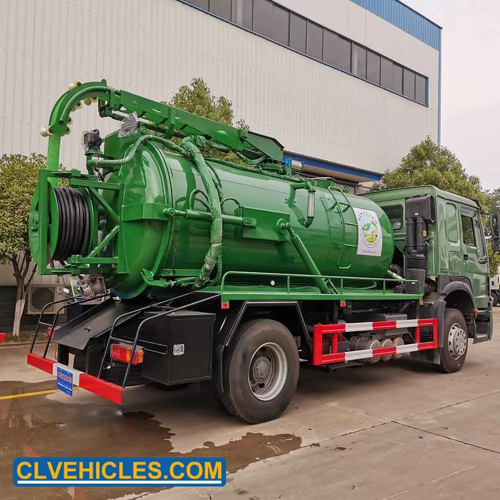 HOWO 9cbm Sewage Tank Italy Moro Pump Fecal Vacuum Suction Truck