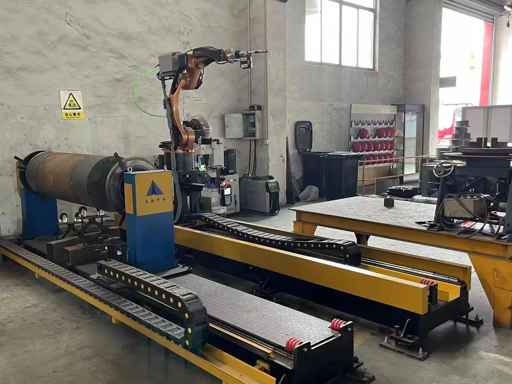 Automatic Welding Robot with Positioner and Walking Track for Thick Sheet