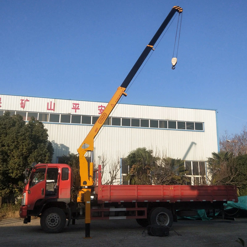 Small Telescopic Boom Lifting Cargo Used in Construction Machine 4ton Truck Mounted Crane