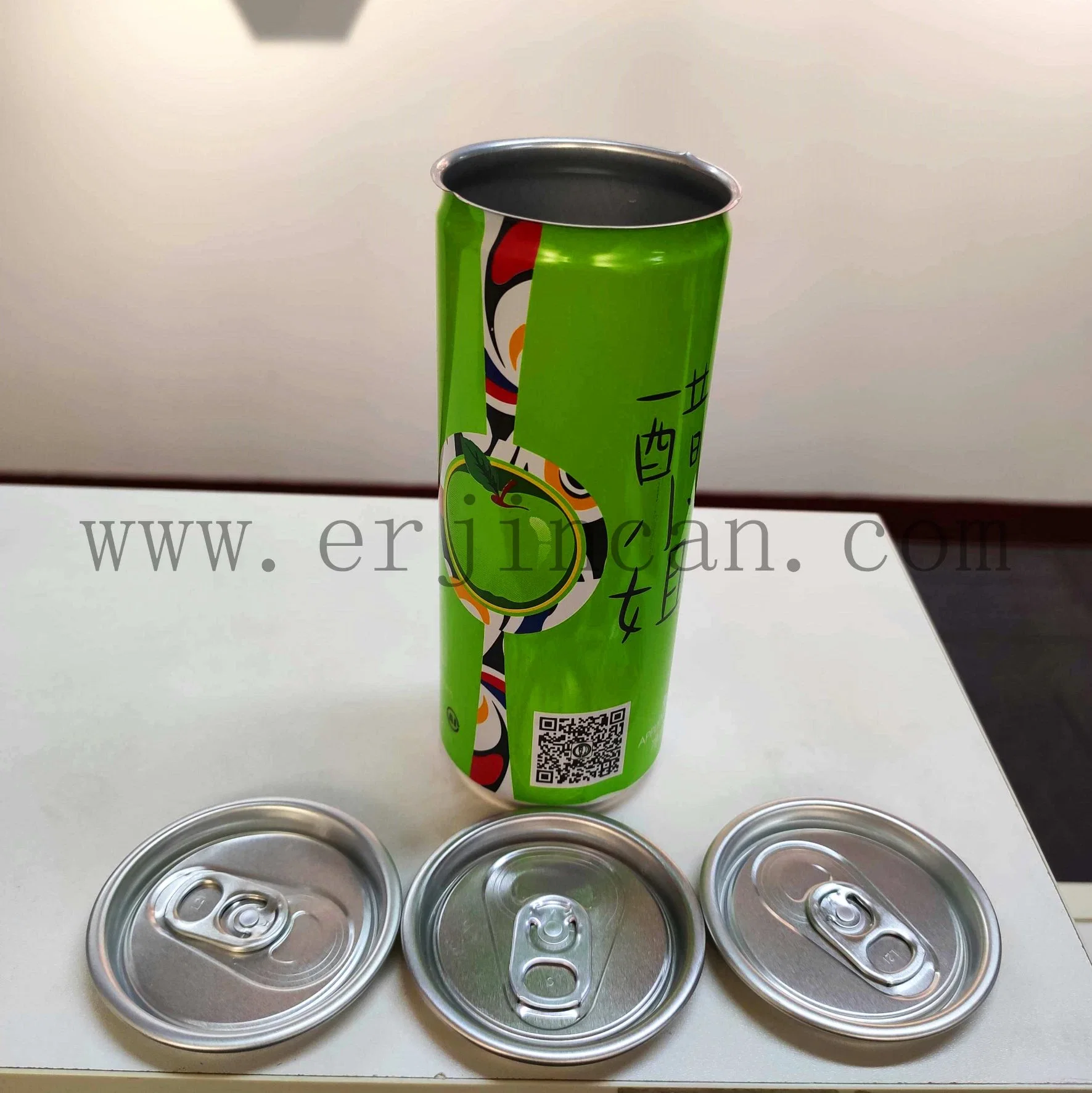 Slim vacía el aluminio de latas de 250 ml de vino