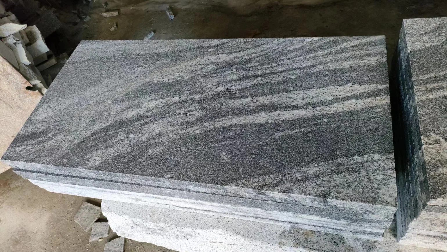 Manufacturer Landscape Stone Tile/Slab Granite for Wall Panel/Paving/Kitchen Countertop/Basin