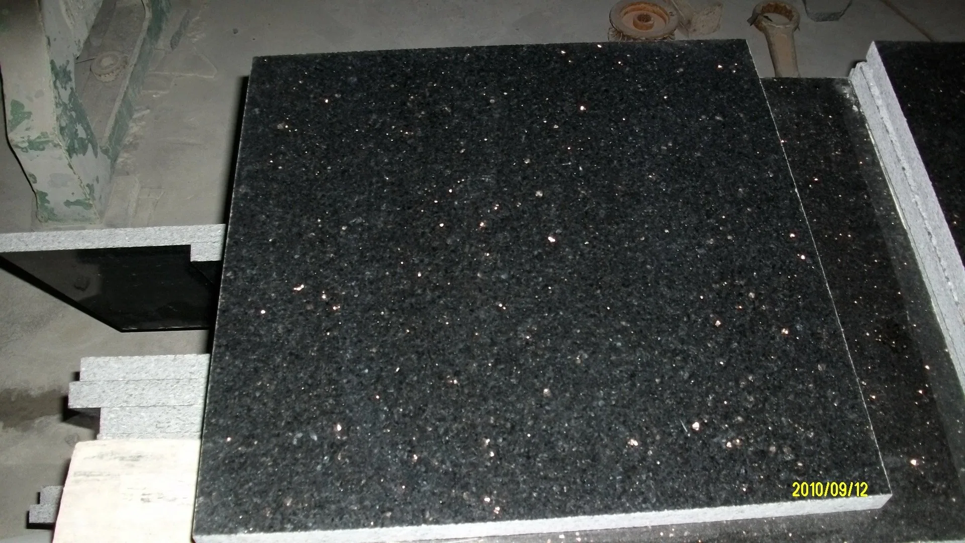 Natural Stone Black Galaxy Granite Counter Top for Kitchen