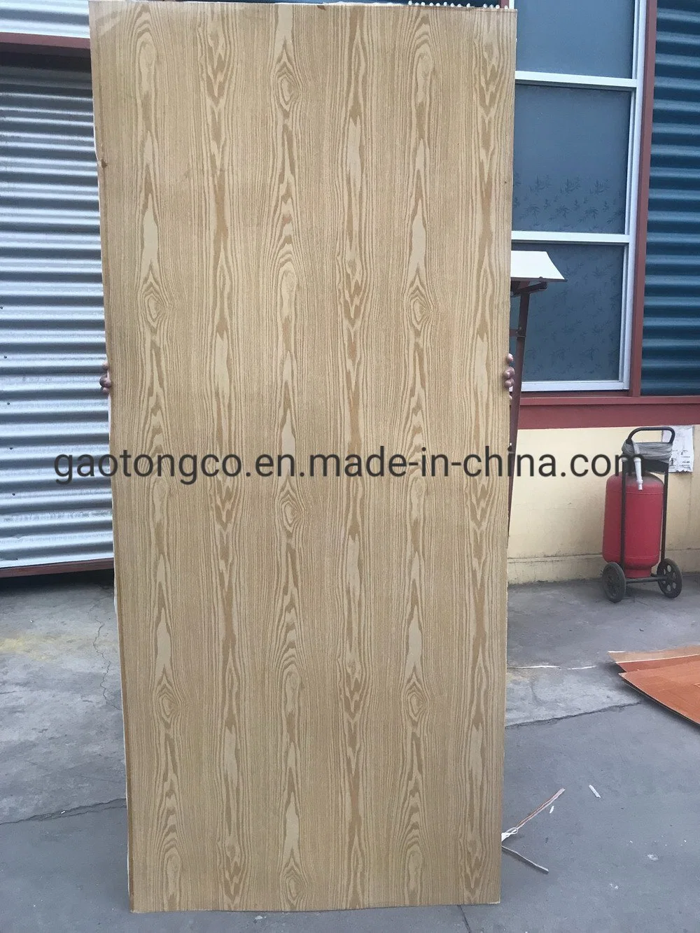 La piel de madera contrachapada de fibra de vidrio/HDF/Okoume de melamina puertas de madera contrachapada de piel