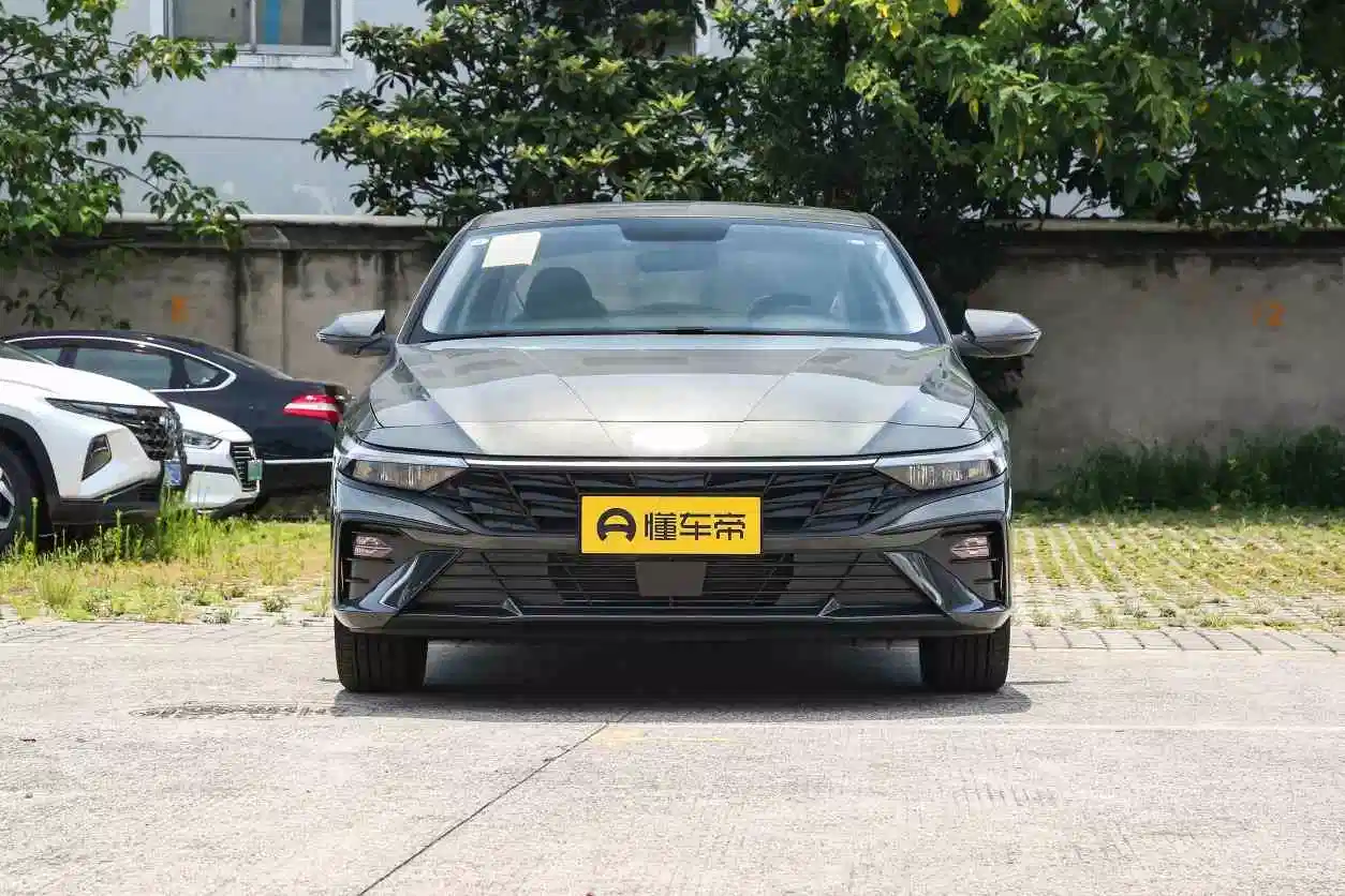 2024 2023 2022 2021 2020 Used Hyundai Elantra Luxury Hybrid 2018 2019 Cheap Chinese New Electric China Gasoline Automatic Car Sedan