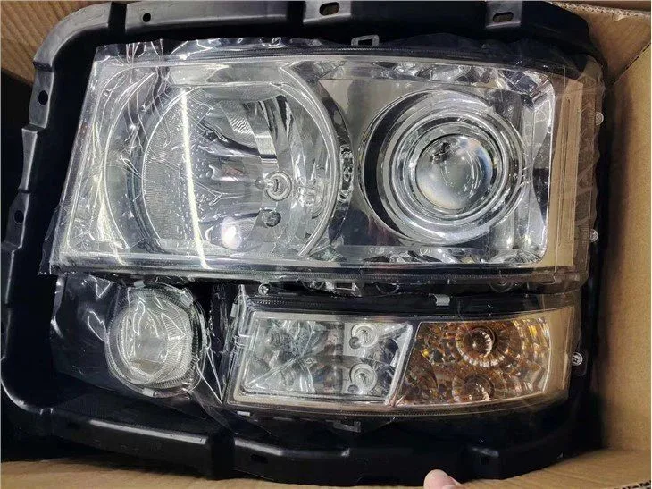 Shacman F3000 Heavy Truck Spare Parts Head Lamp Dz93189723010