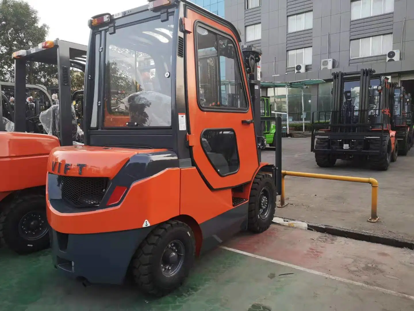 Vift 3.0ton/3000kgs Diesel/Gas/LPG Forklift 3m/4.5m/5m/6m Lifting Height, with Japanese /Nissan/Mitsubishi Engine, with Side Shift, Cabin, Triplex Mast