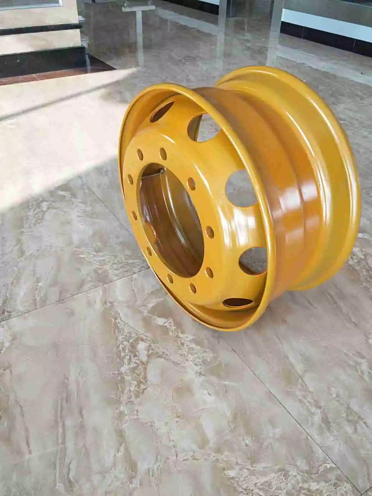 High Quality and Durable 17.5&prime; &prime; Light Truck Forged Aluminum Wheel / Alloyrims / Alloy Wheel / Aluminum Wheels