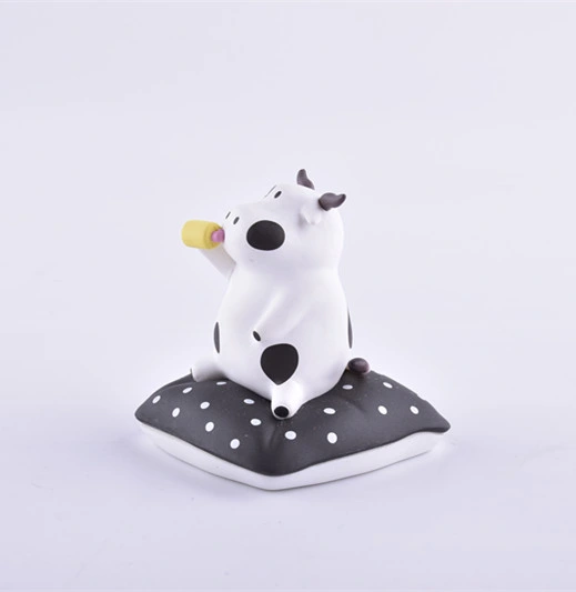 Decoração moderna pequenas jóias Miniatura de plástico pequenos brinquedos de vaca Mini Vaca Plástico Figurine