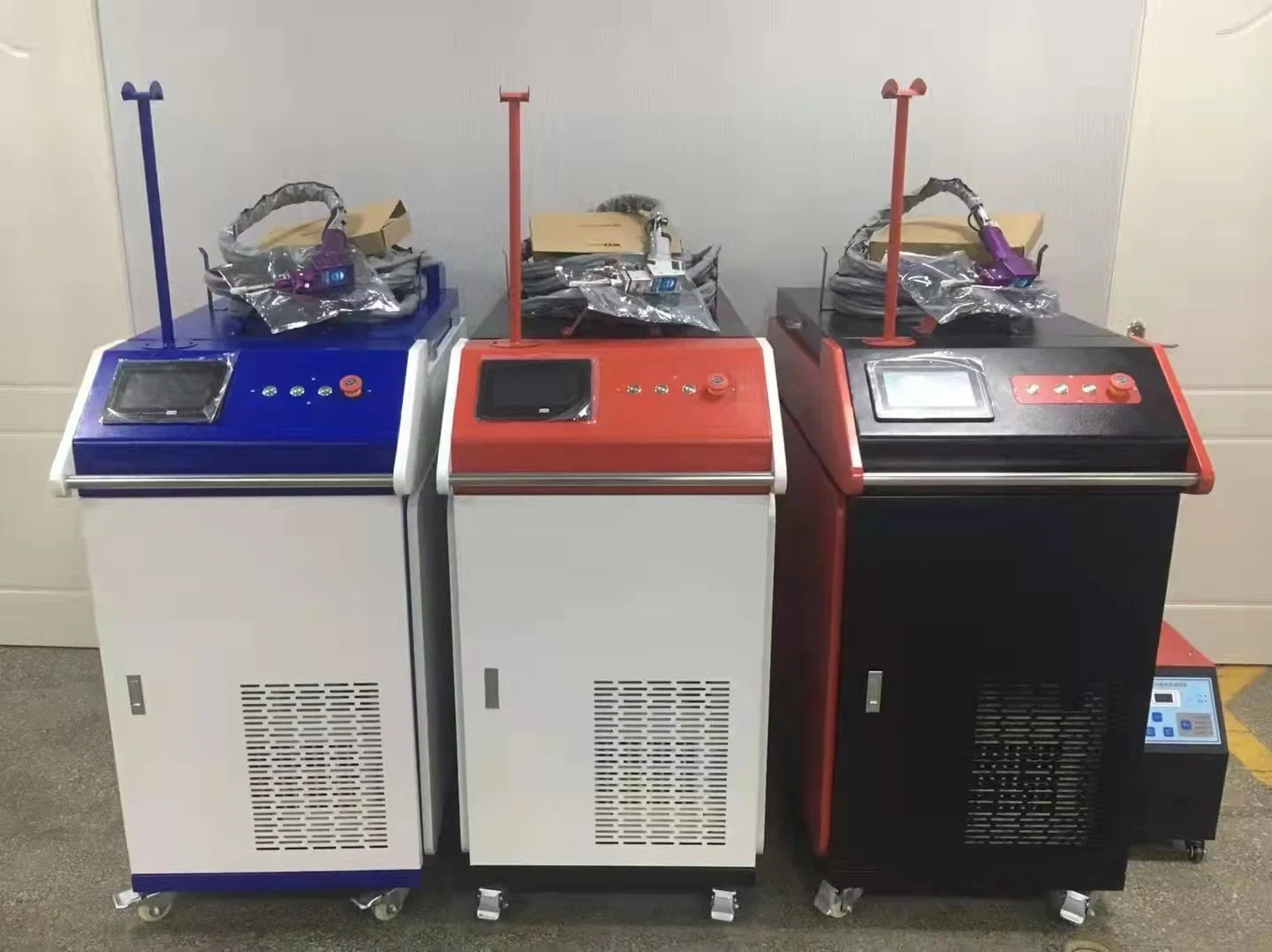 Fiber Laser 1000W 1500W 2000W Welder Cleaner Cutter Handheld Laser Welding Machine for Metals