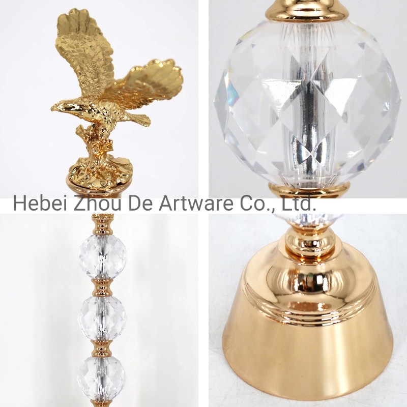 Wholesale/Supplier Golden Flying Eagle Design Metal Crystal Ball Craft for Gift Home Decoration