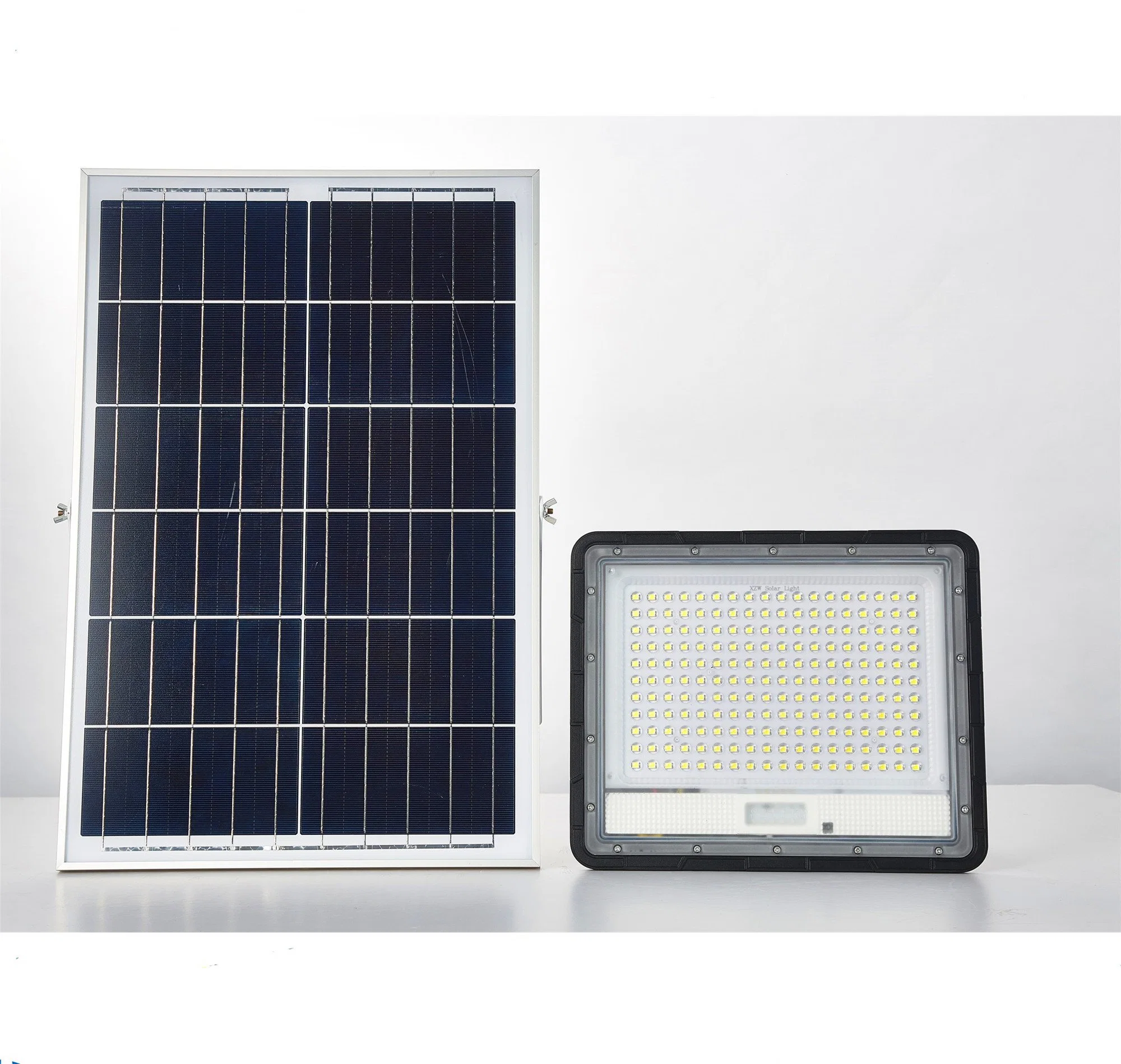 Yaye 18 Hot Sell 50W/80W/150W/200W/300W Outdoor Solar LED Flood Lights / Solar Light LED for Garden with 2 Years Warranty