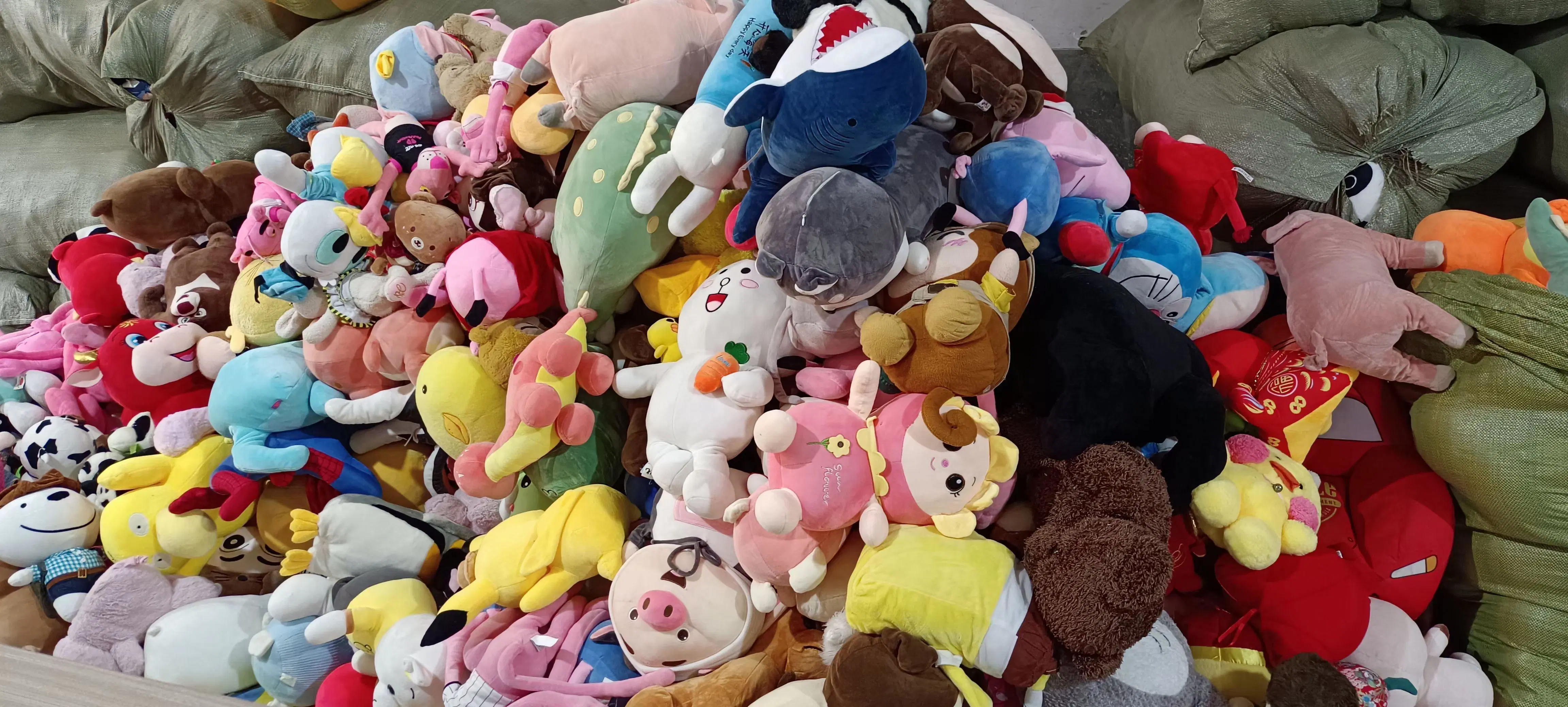 Juguete de peluche en Stock Toys vendidos por Kg varios Cartoon Juguetes de animales tirar almohadas