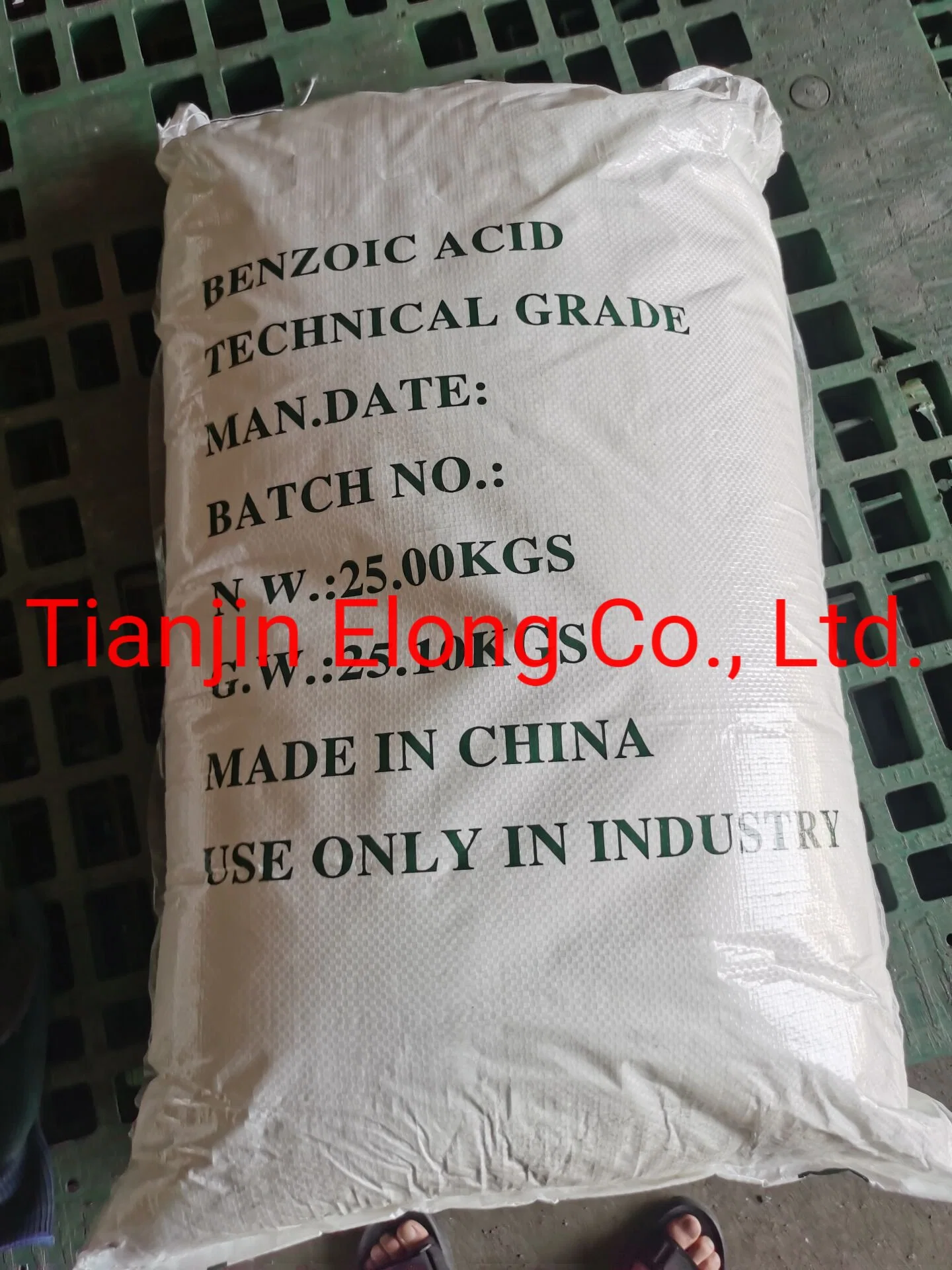 Factory Supply Benzoic Acid CAS: 65-85-0 with Good Price