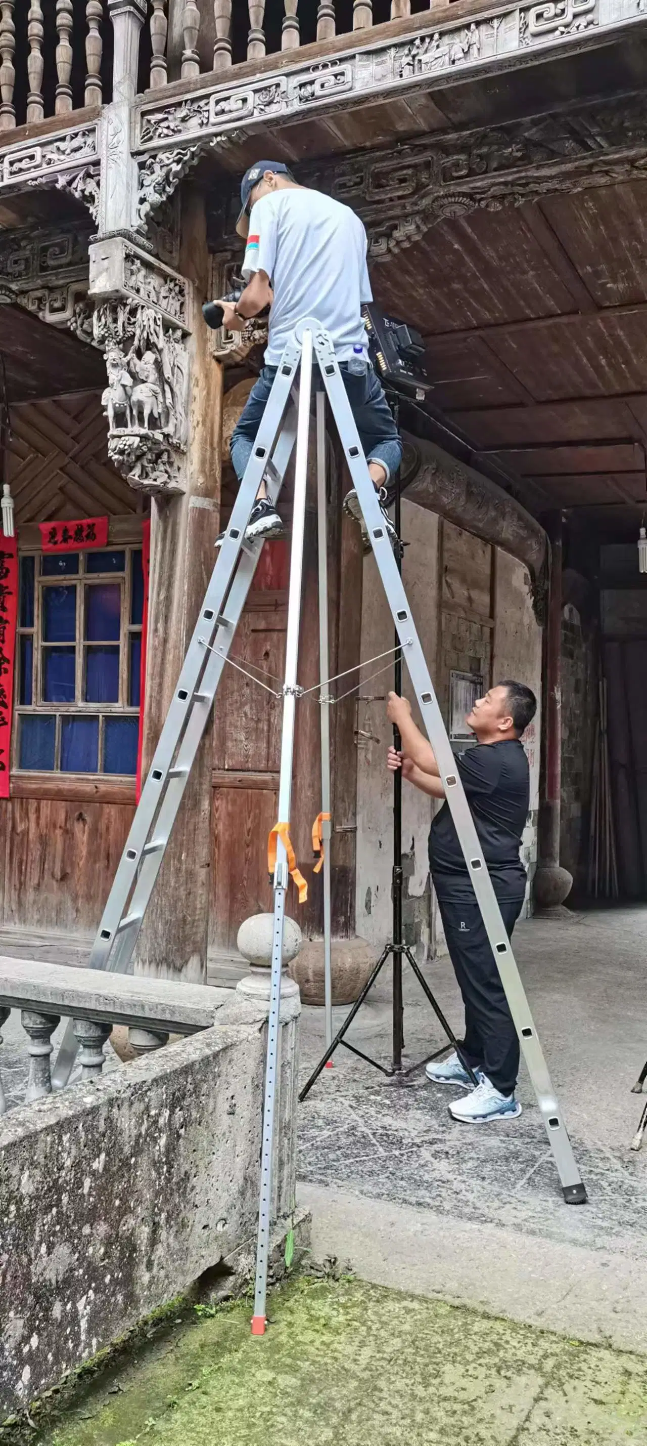 Multi-Leg Joint Safety Ladder That Won't Roll Over