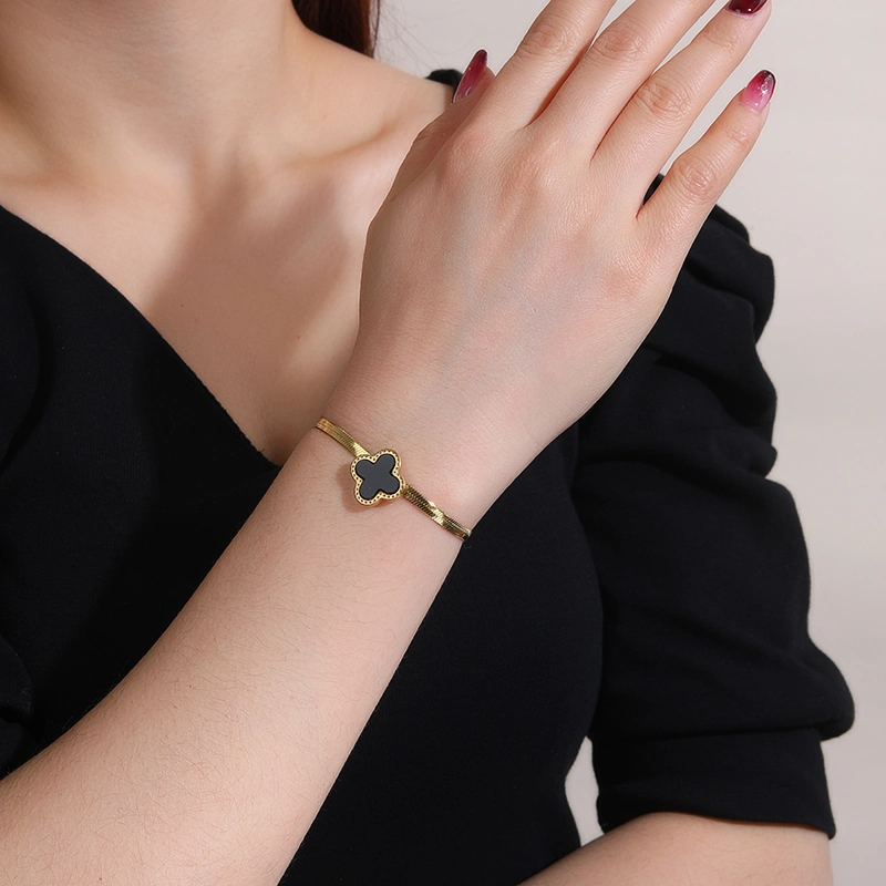 Manufacturer Customized Fashion Stainless Steel Bracelet Jewelry Four-Leaf Clover Ladies Bracelet Black