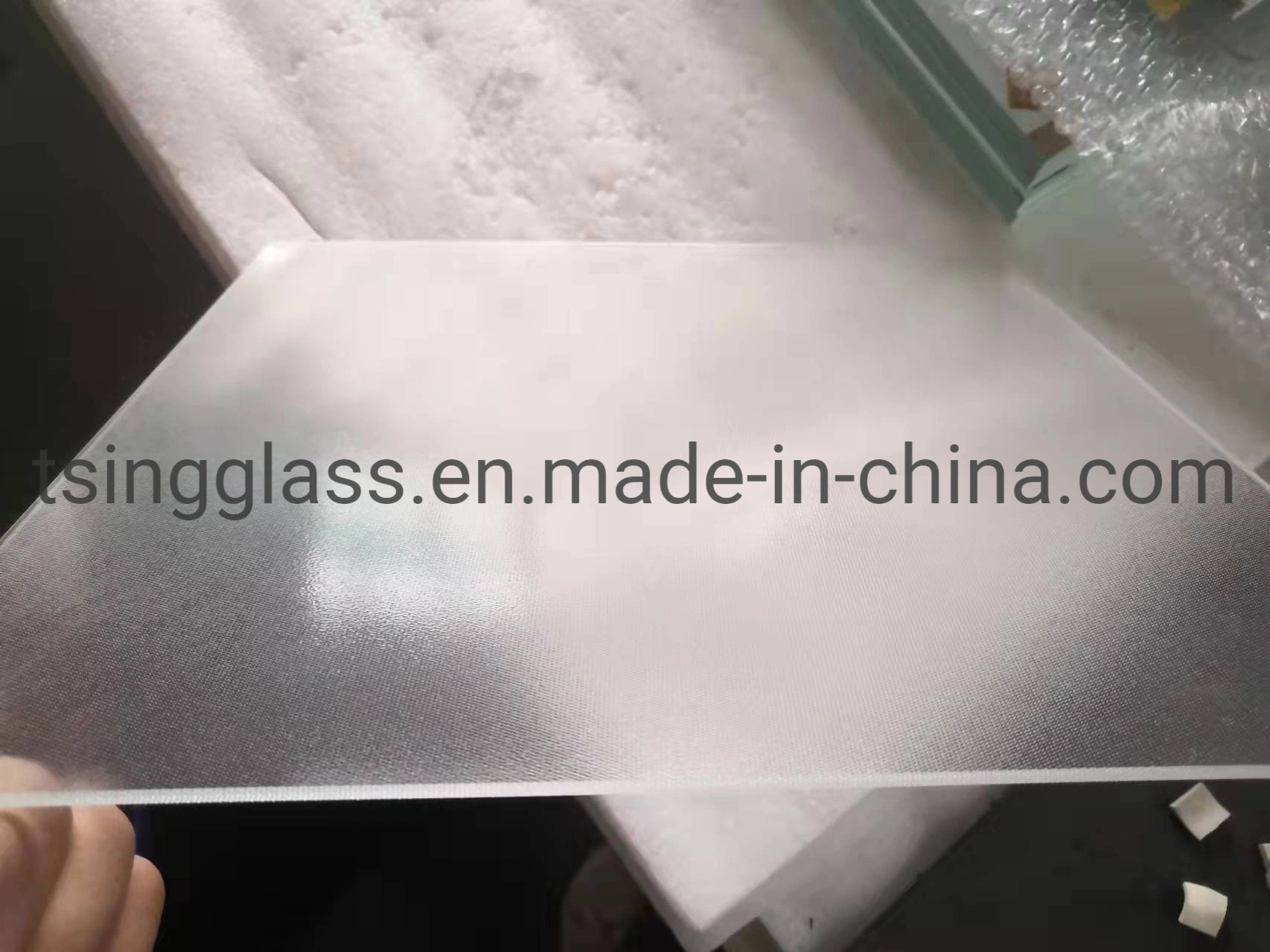 2/3.2/4mm Hight Light Transmittance Clear/Low-Iron Prismatic/Matt, Matt/Matt Ar Coating Tempered Solar Glass for Solar Panels/PV Modules/BIPV/Thermal Collectors