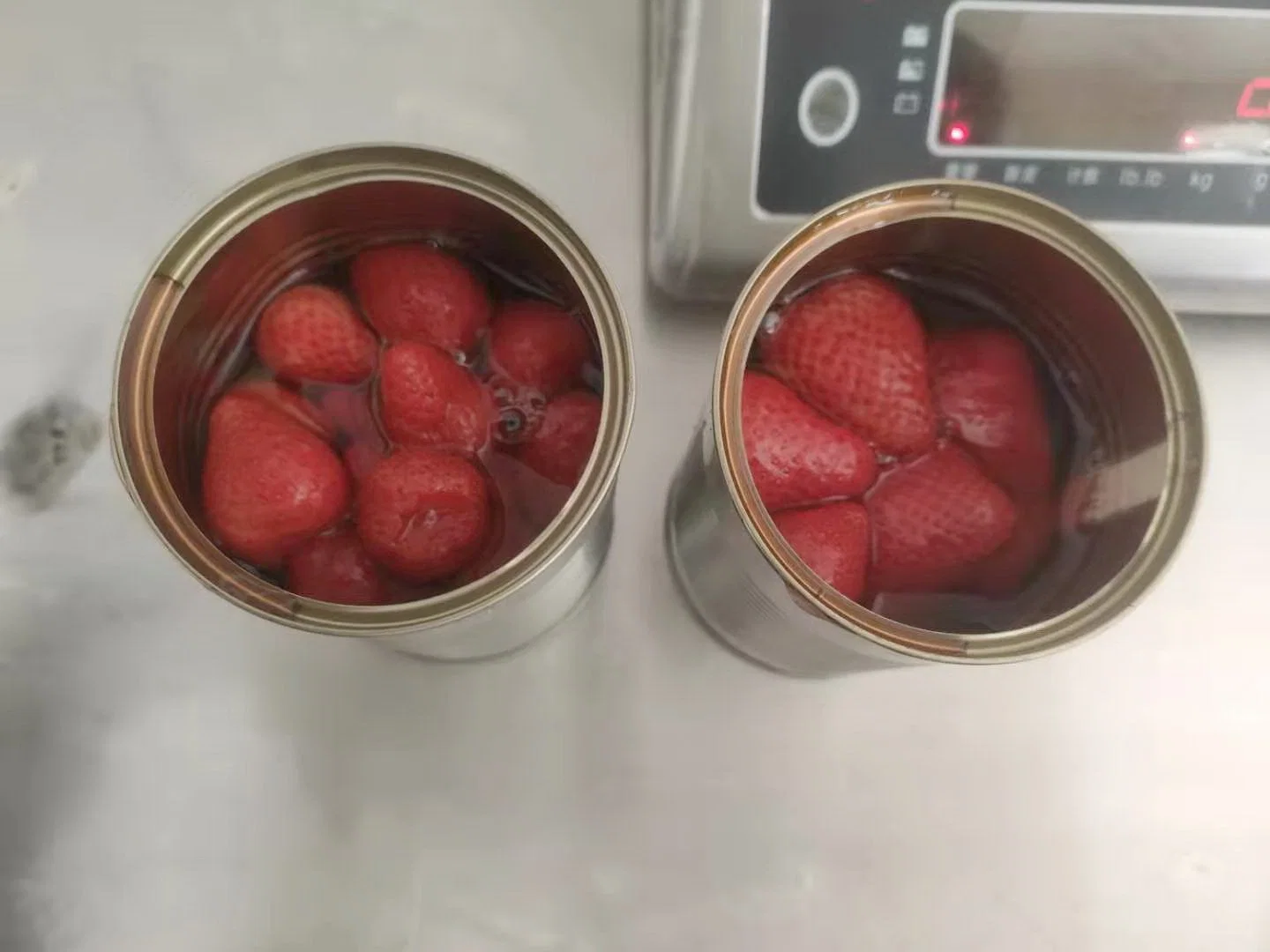 China Fresh Fruit Canned Strawberry 410g with Private Label