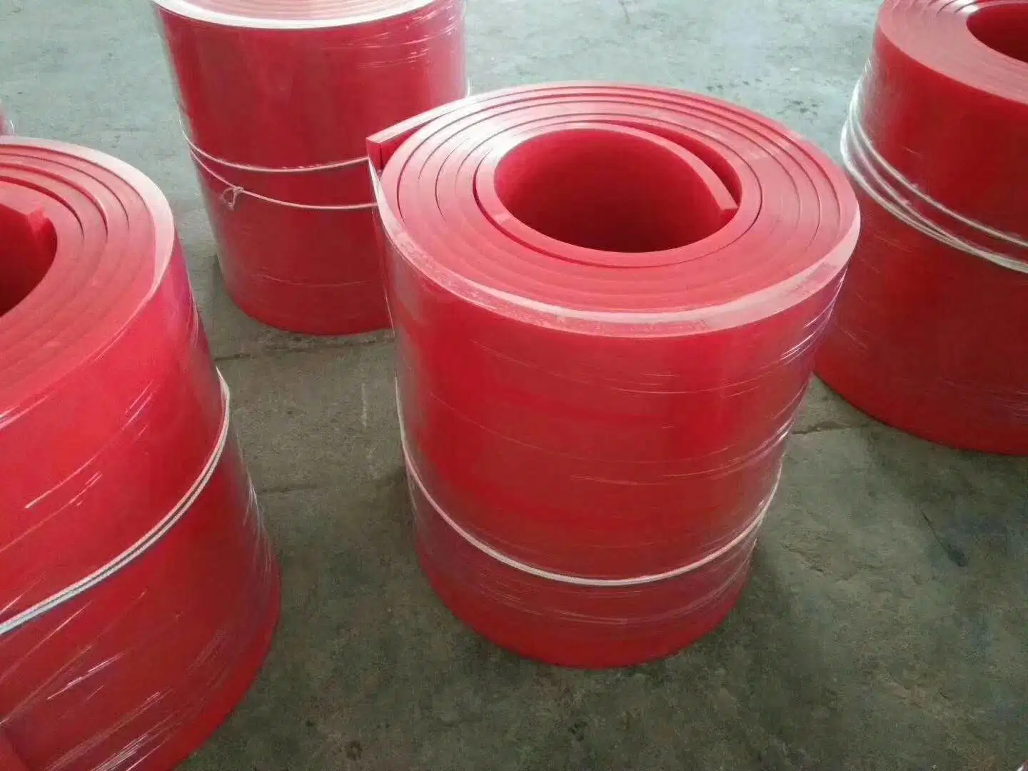 Polyurethane and EPDM Rubber Conveyor Skirting