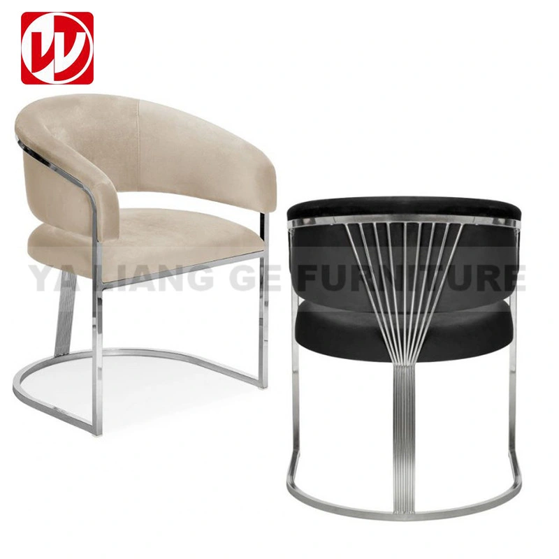 Nouveau design Mobilier de maison Cadre en argent Chaise en acier inoxydable en velours noir Chaise de salle à manger