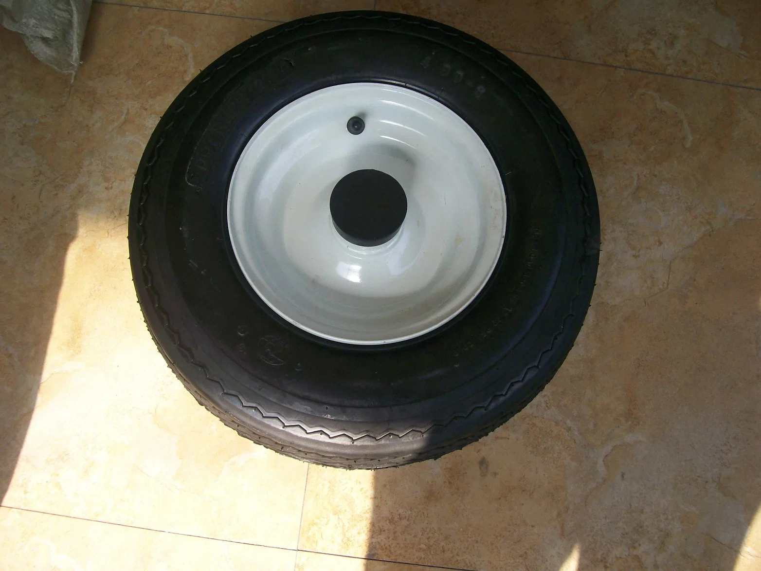 Low Price Pneumatic Rubber Wheel with High quality/High cost performance (16"*4.50-8)