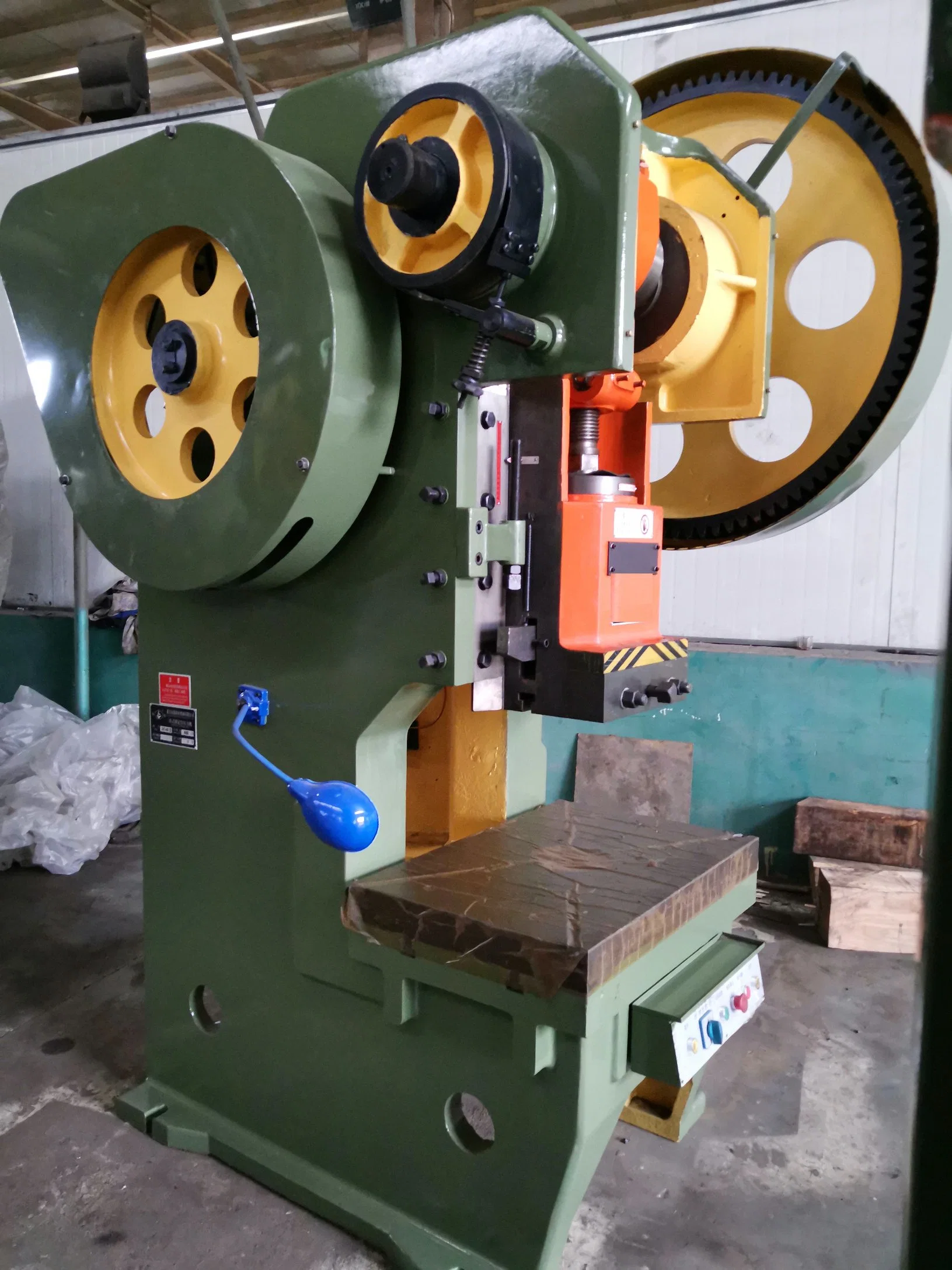 25ton J23 C Frame Crank Power Press Machine Eyelet Punching with Ce CNC Punching