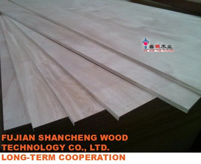 Okoume/Poplar/Birch/Pine/Eucalyptus/ Core Radiata Pine Plywood Structural Plywood