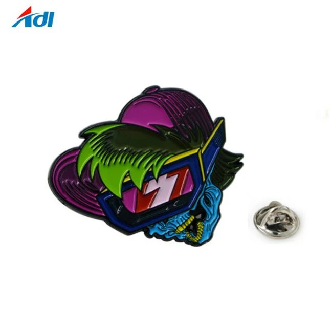 China Manufacture Girl Lapel Pin for Bags Clothes Party Brooch Enamel Women