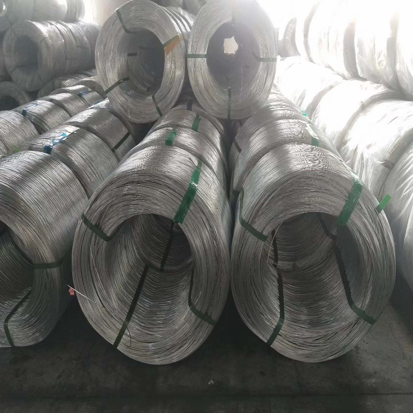 Venta en caliente Alta calidad SAE1006 SAE1008 SAE1010 5,5mm 6mm 8mm 10mm alambre de acero galvanizado