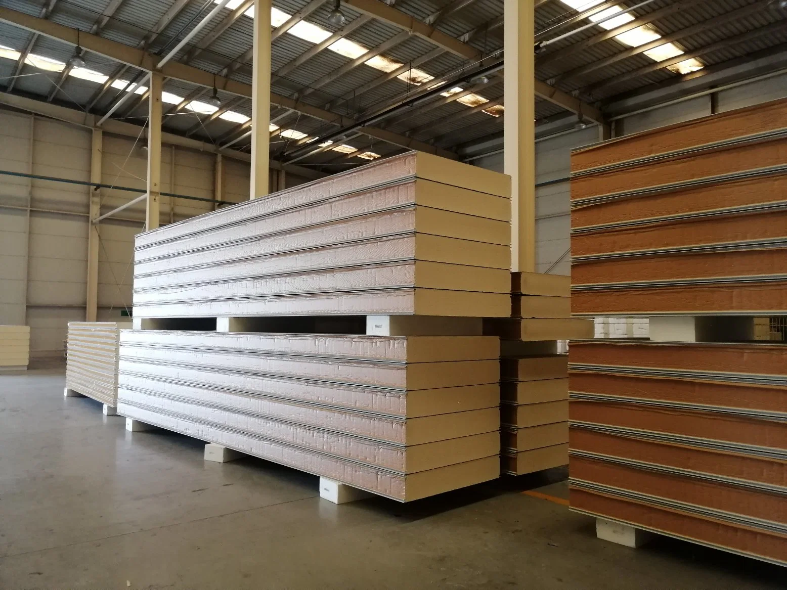 Metal Polyurethane Sandwich Panels Insulated Steel Structure Warehouse Building Materials