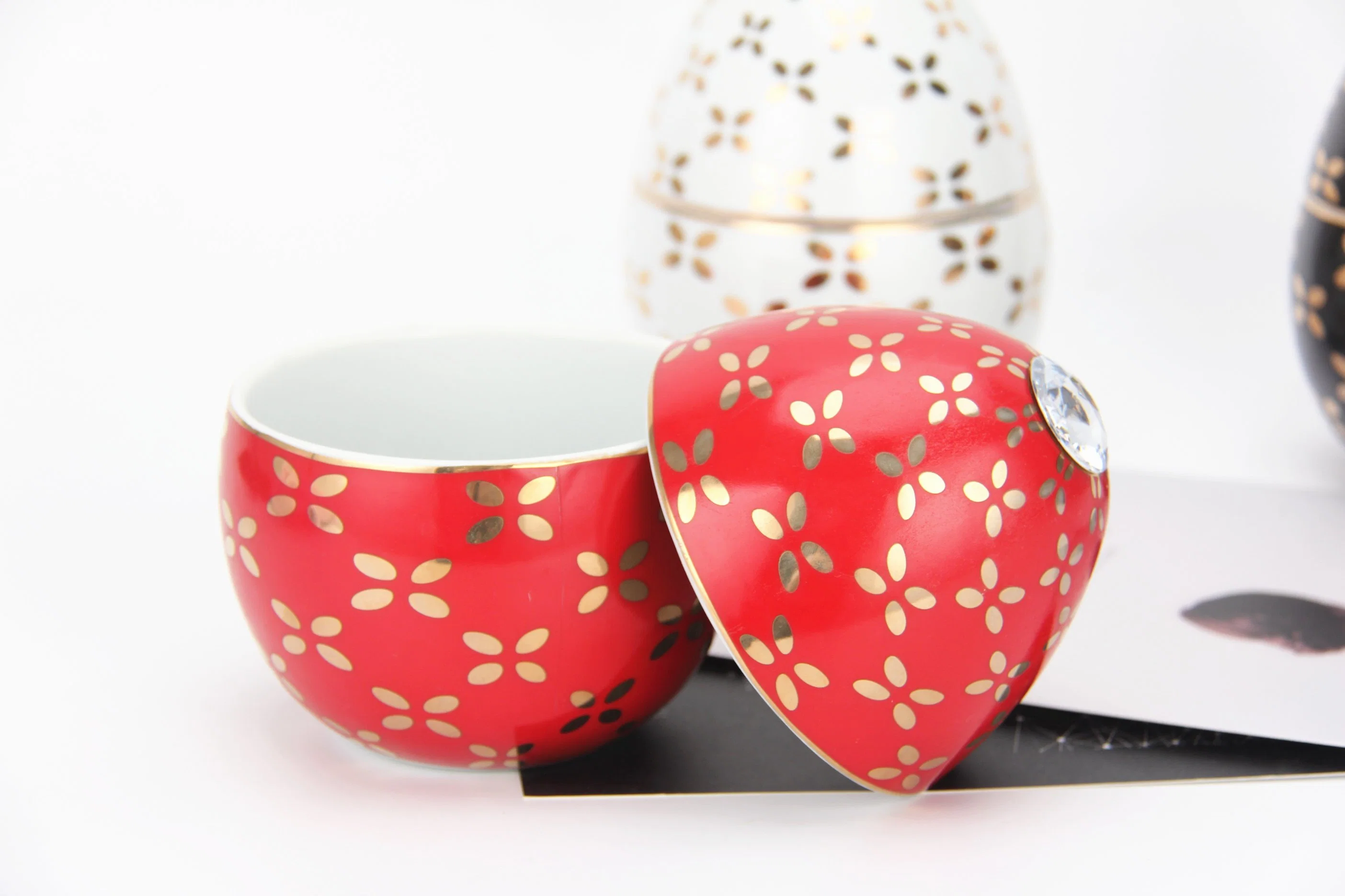 C027 Fancy Porcelain Egg Shape Candle Holder Christmas Decoration Luxury Gift Box Ceramic Red Empty Candle Jar