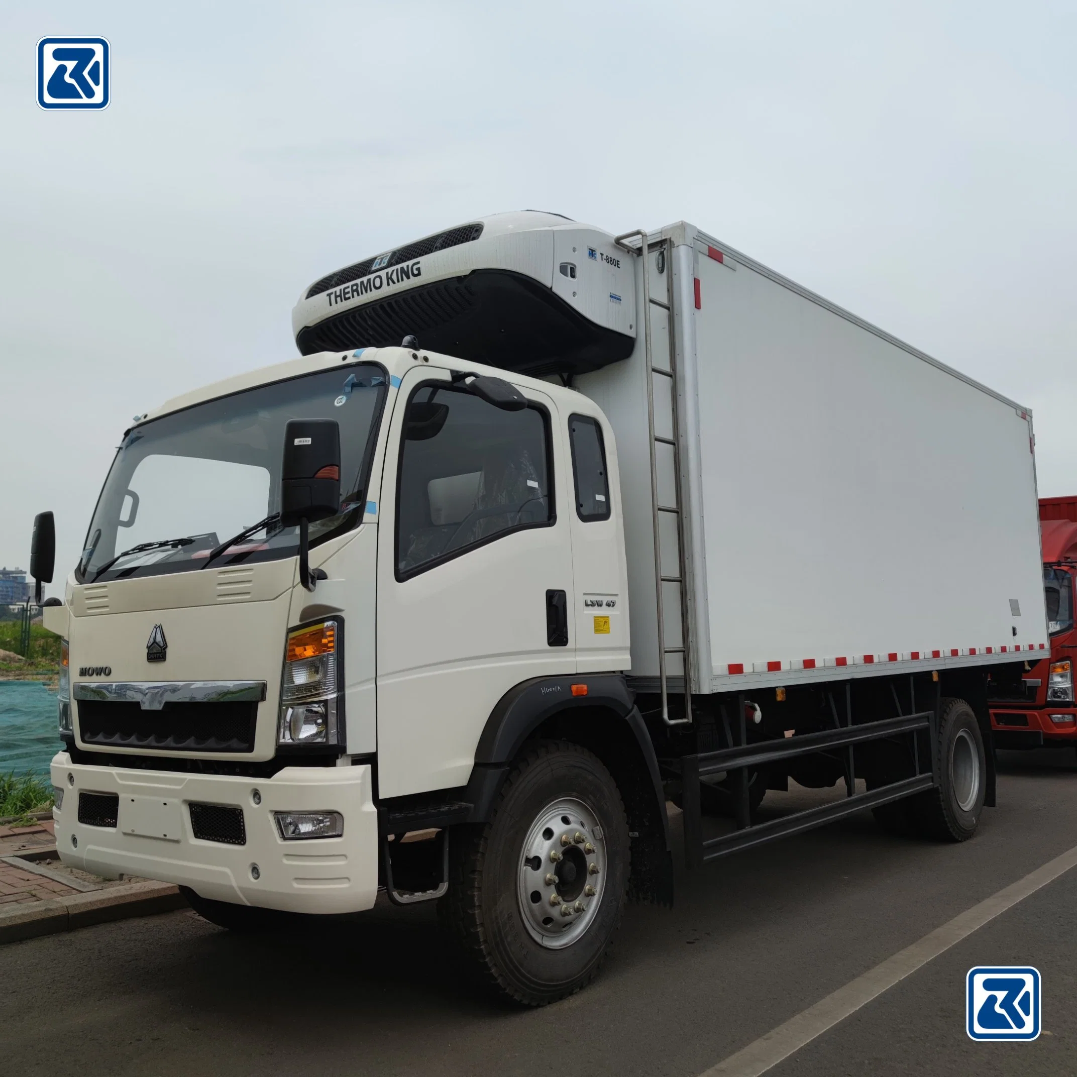 China Sinotruk/HOWO 4X2 5 Tonnen /10 Tonnen Träger Gefrierraum Kühlung Transportwagen/leicht/LKW/Lebensmittel/Gefrierschrank/Kühlschrank Fahrzeug/LKW Preis für Kühl-/Gefrierkombination/Box