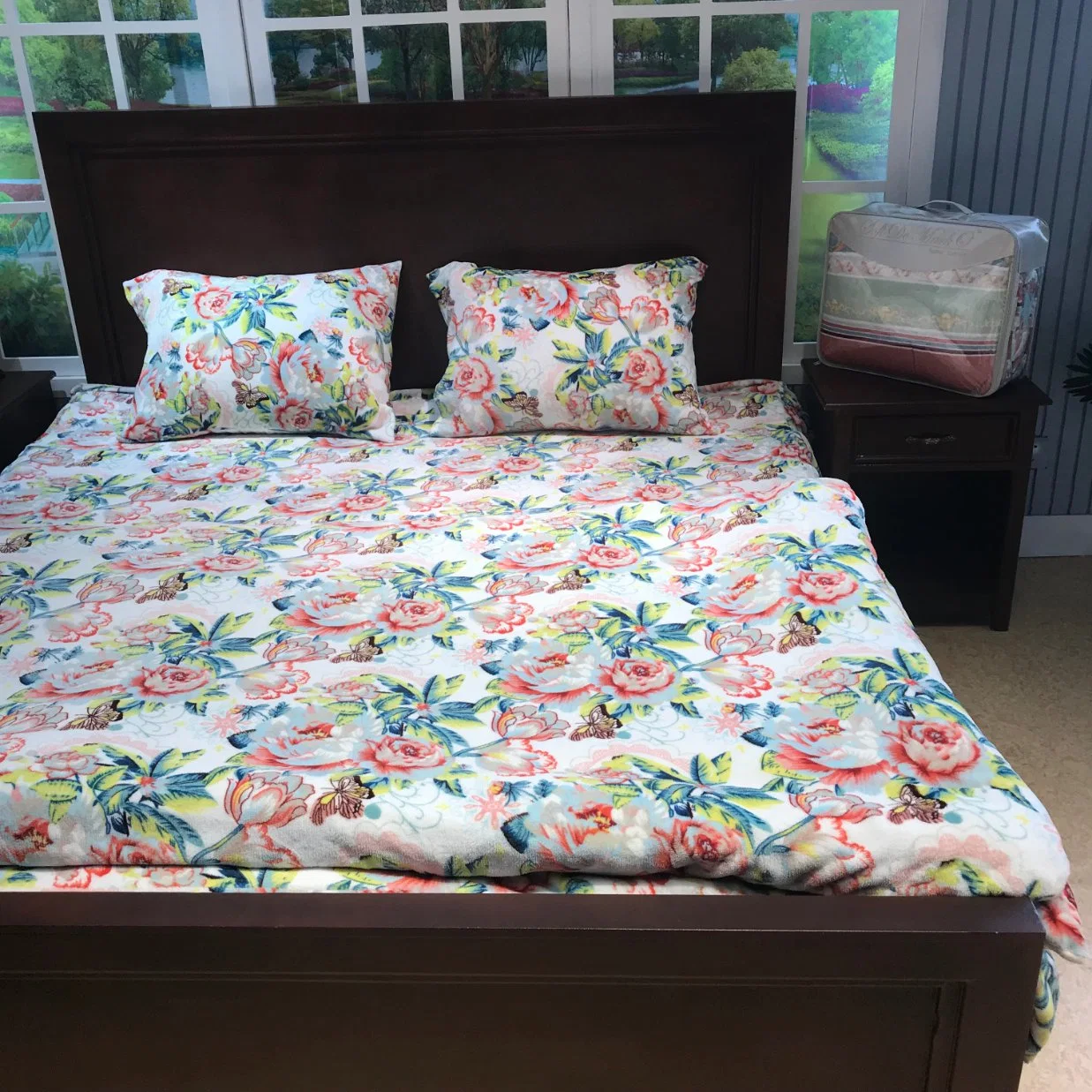 100% Polyester Rose Flannel Fleece Bed Sheet Adult Bedding Set