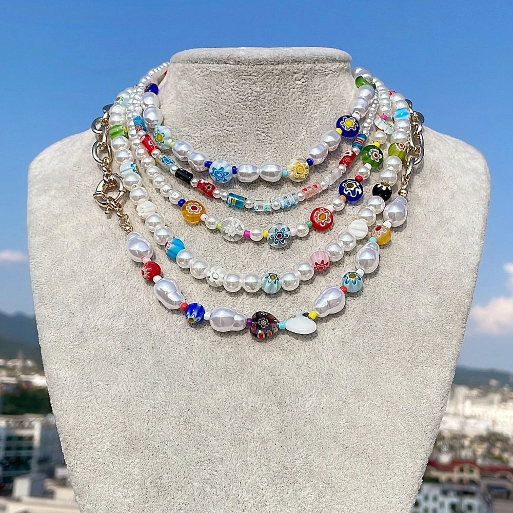 Coloridos Pétalos de Margarita Glass Bead Necklace hembra Cadena Gargantilla de Perlas Joyas de la Dopamina