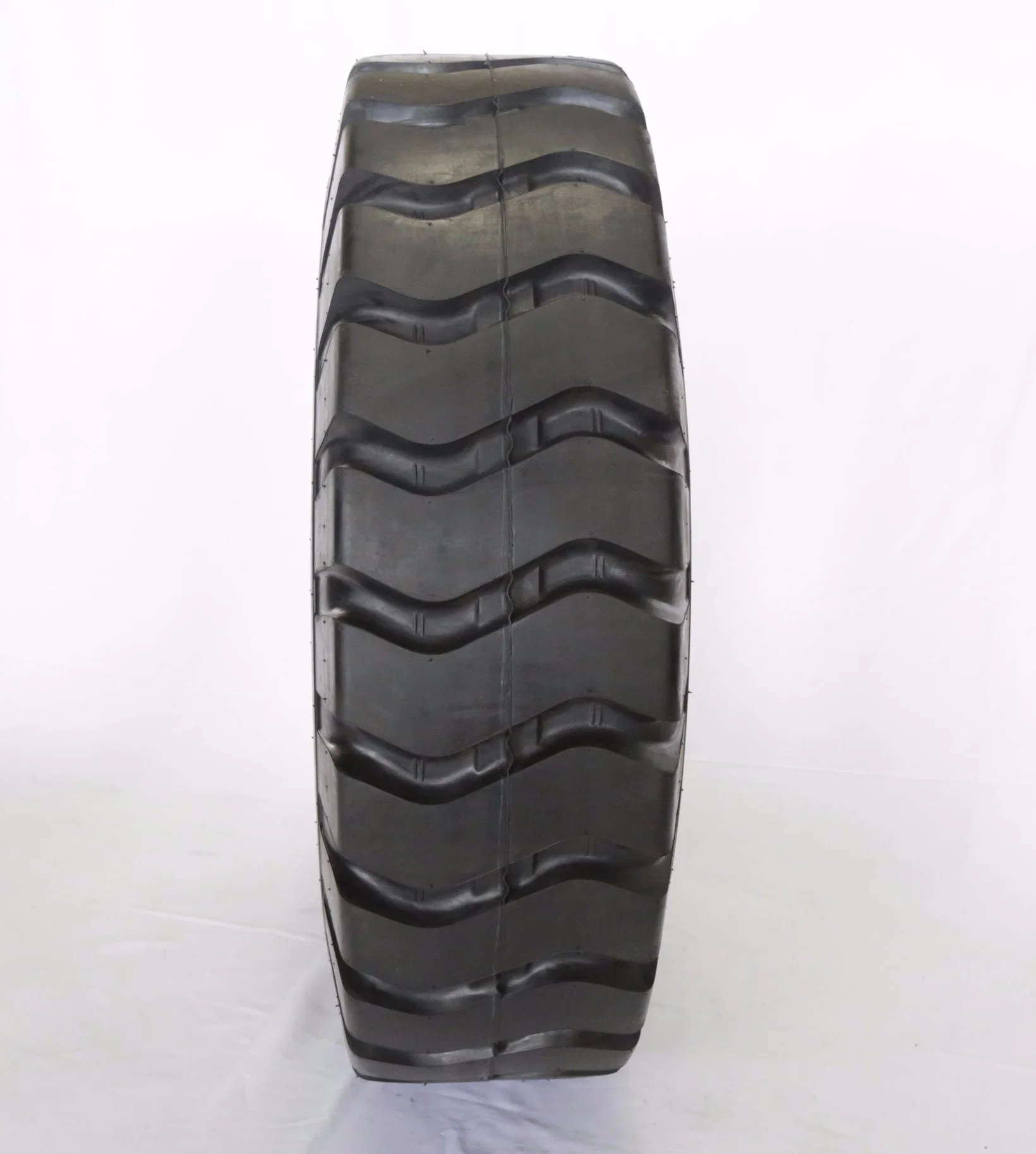 High Quality L-3 Pattern with Size 16/70-24 OTR Tyre, Loader Tyre