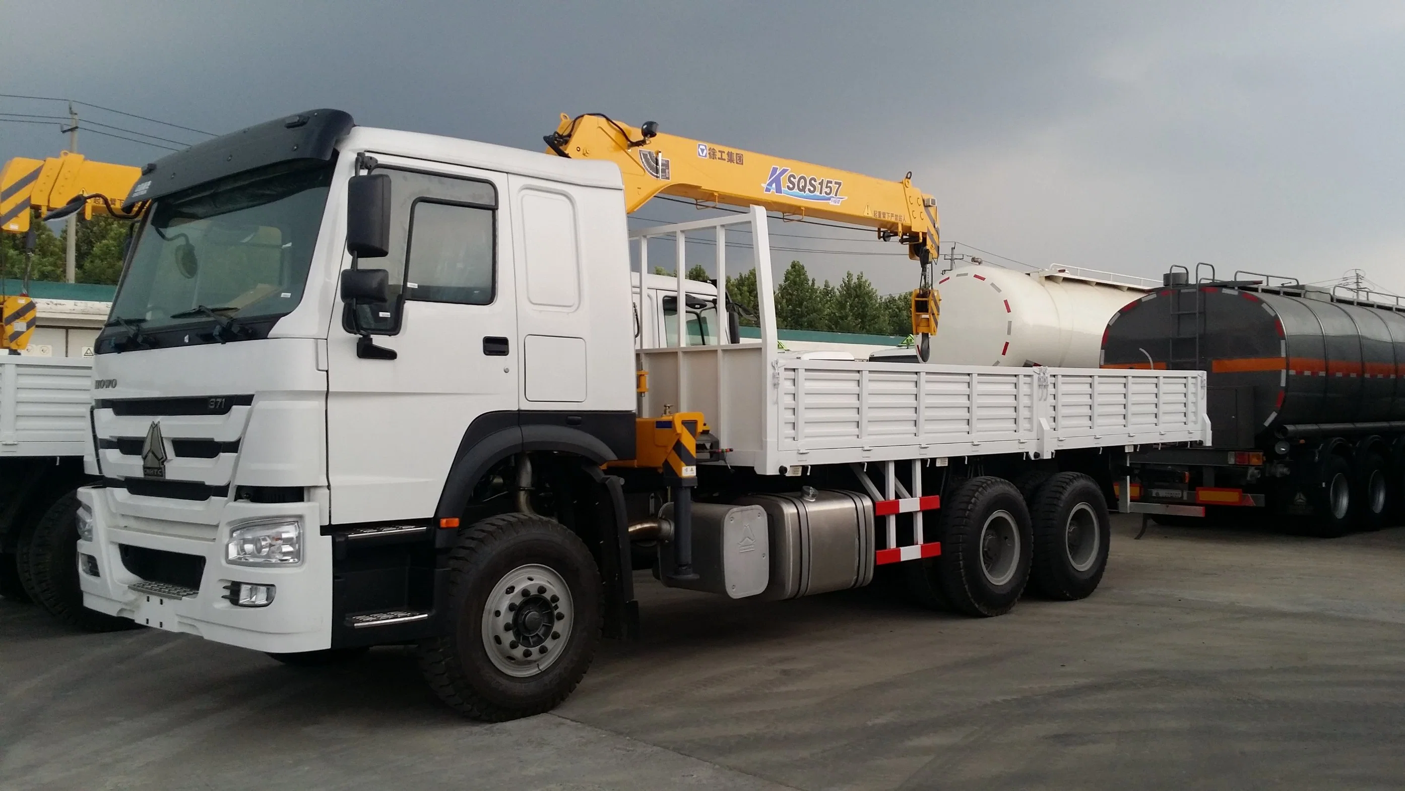 Sino HOWO 10t 12t 6X4 Truck Loader Crane