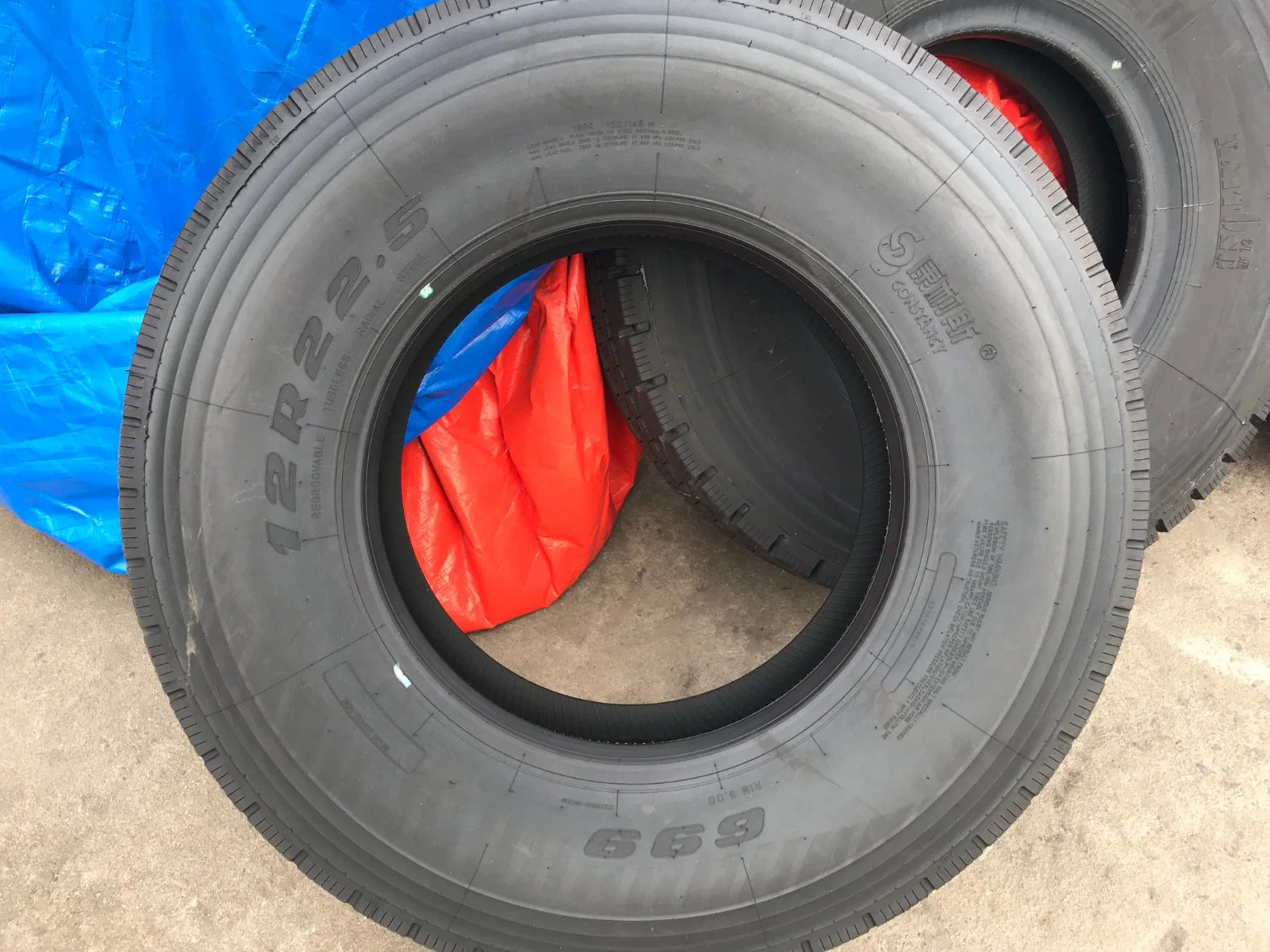 Los neumáticos de calidad china constancia 12r22.5