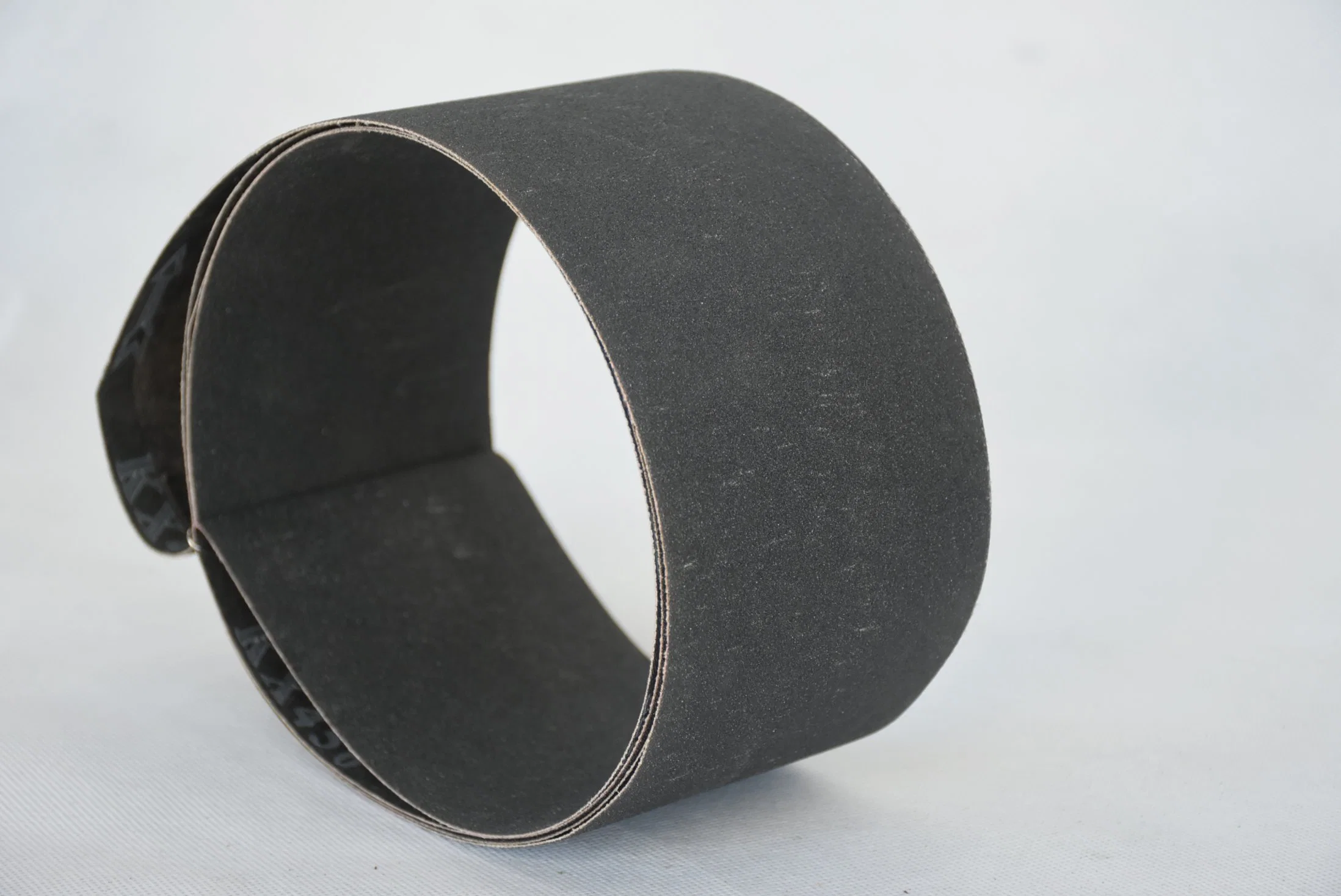 Superior Grinding Kx456 Silicon Carbide Black Abrasive Belts Roll Belt Sanding for Glass and Wood Polishing