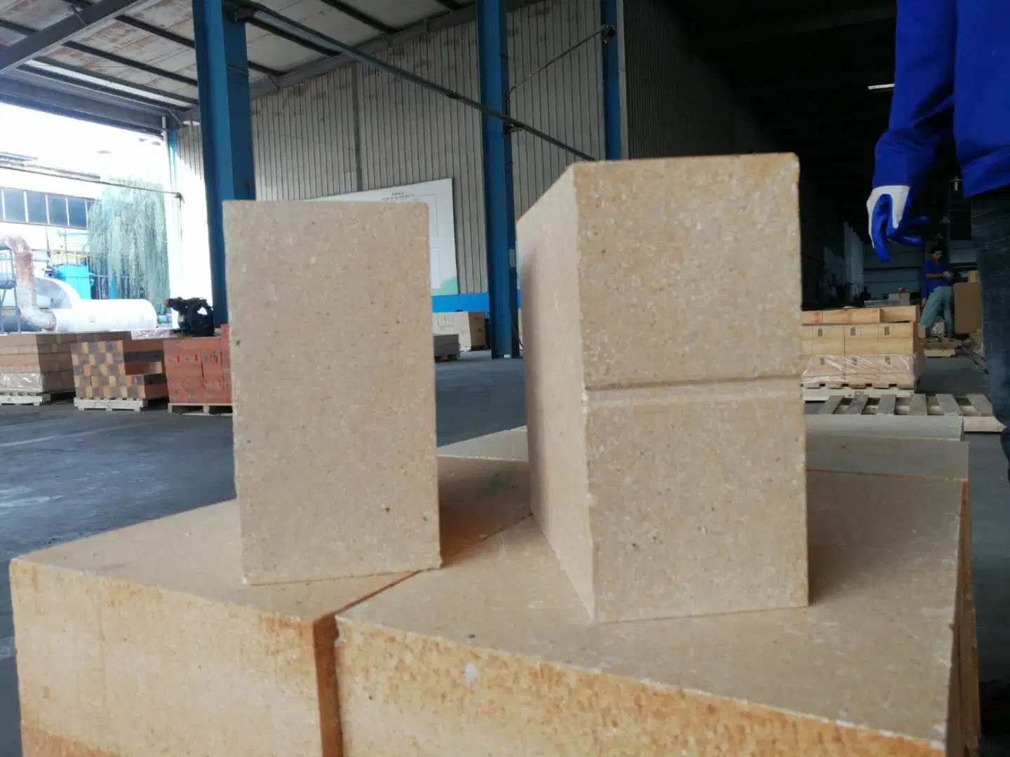 Antispalling DDR30 fire bricks clay with lower density and lower thermal conductivity