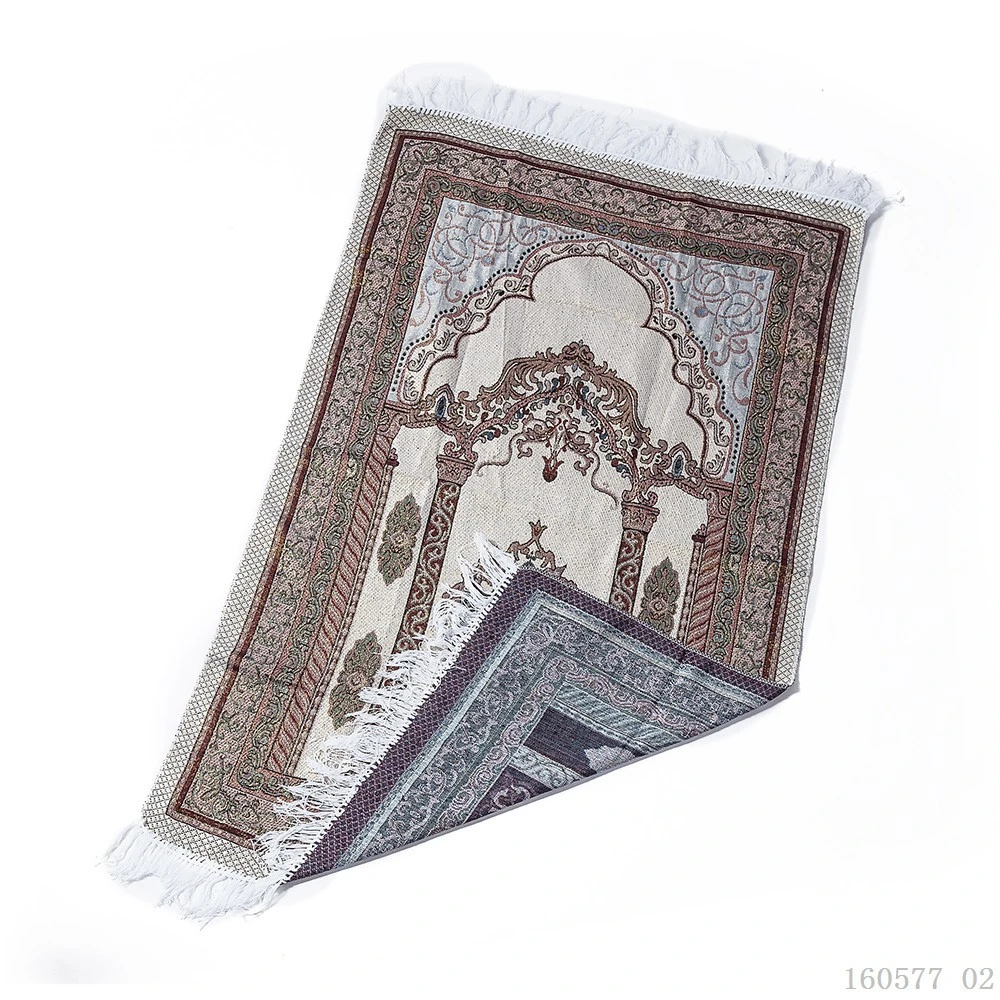 2020 New Design Islam Portable Muslim Prayer Mat with Shoulder Bag Thin Sajjadah Janamaz Amn-164 Sajadah Carpet Chenille Woven Embroidered Rug Travel Namaz Area