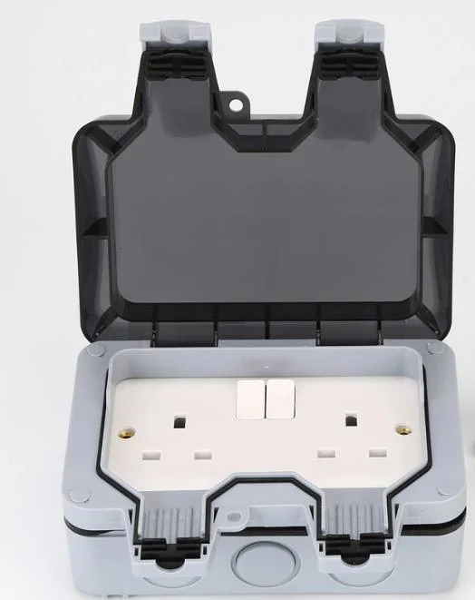 IP66 Waterproof Box Outdoor Rainproof Dustproof EU/UK Standard Outdoor Power Socket Splash Box