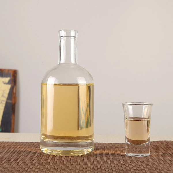 Commerce de gros 100ml/200 ml/375ml/500ml/700ml/750 ml/1L en verre bouteille de liqueur de bouteilles en verre rond nordique vide avec du bois Cork