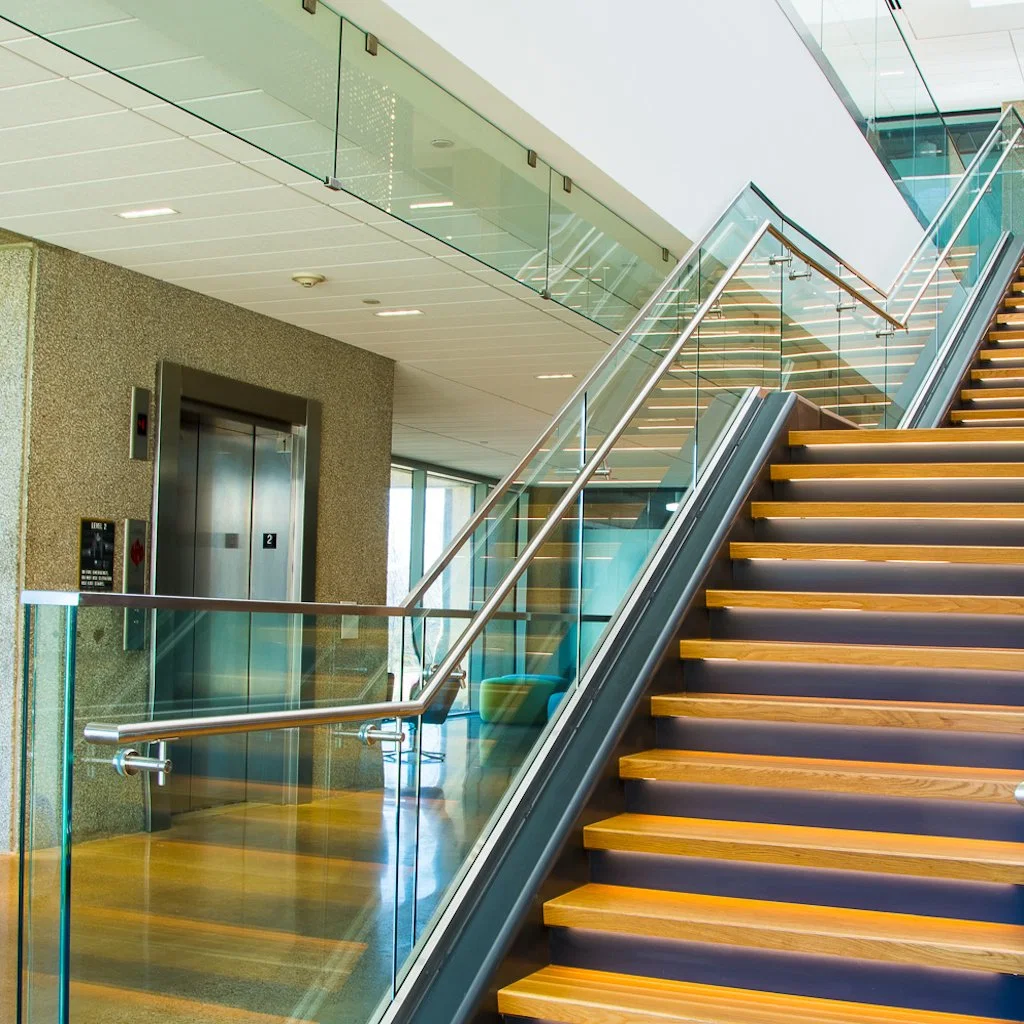 Residential Straight Staircase with Carbon Steel Stringer and Wood/Glass Steps&#160;