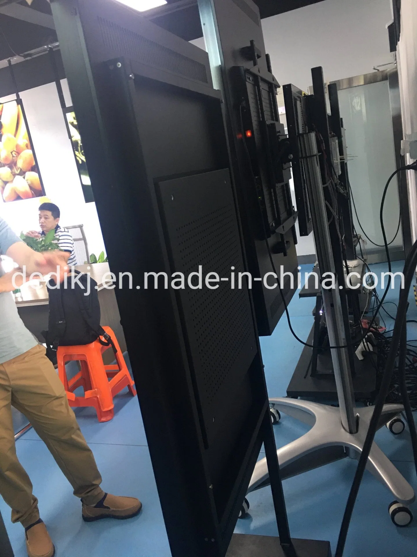 High Brightness 43/55/65'' Digital LCD Window for Stores