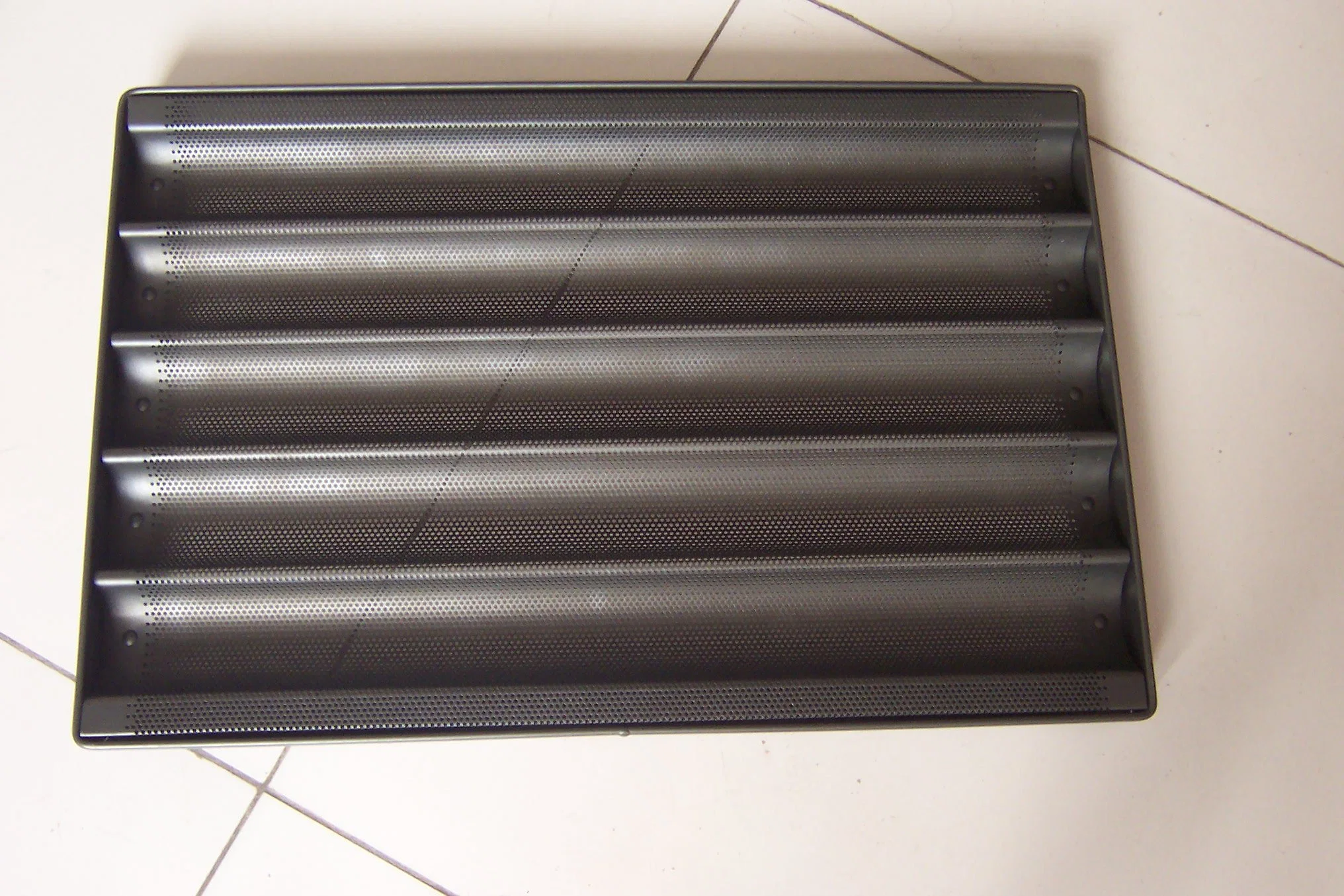 All Kind of Black None Stick Coated Baking Tray for French Bread Croissant Baguett Baking Pan