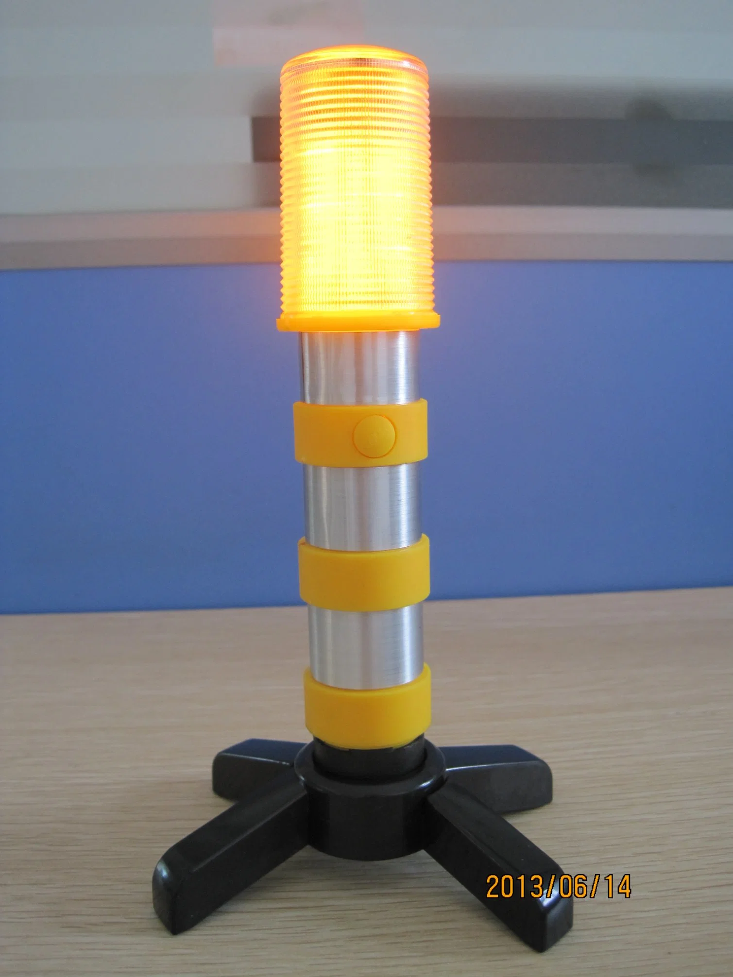 Road Traffic Safety Warning Flares LED Flashing Warning Flares